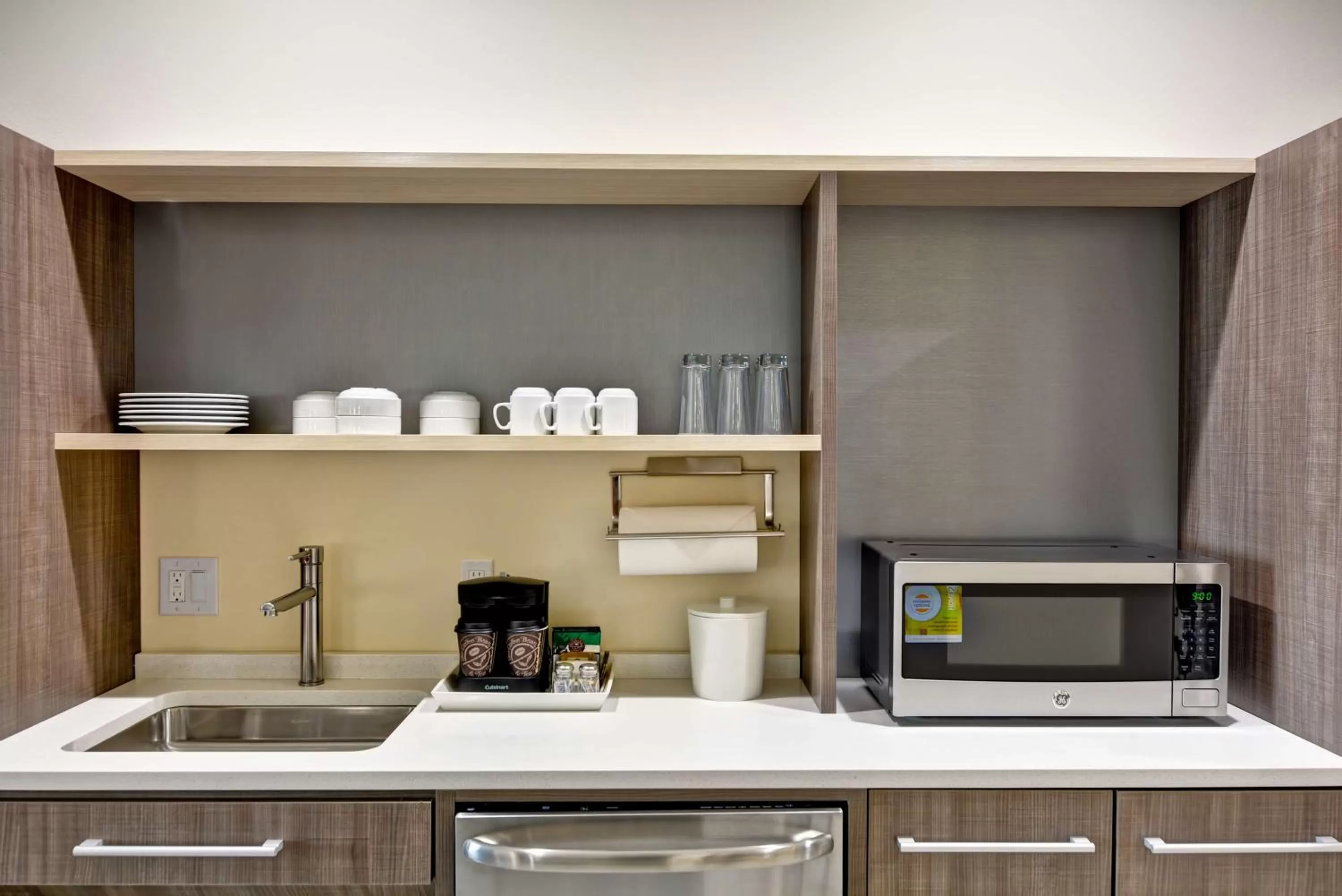 Kitchen or kitchenette in Home2 Suites by Hilton OKC Midwest City Tinker AFB