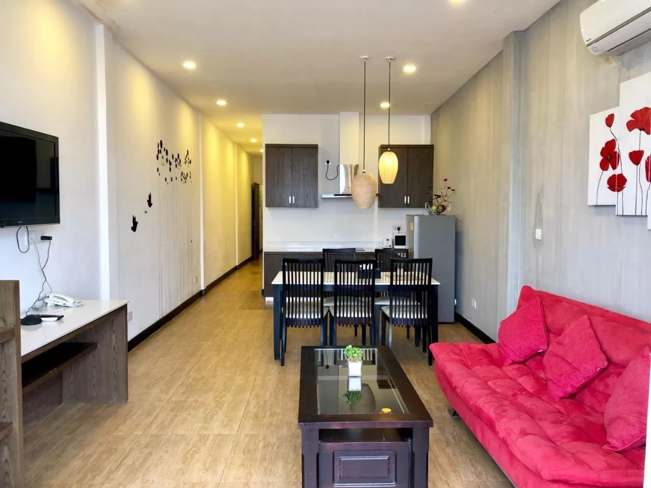 TV and multimedia in Asiban Quay Boutique Hotel