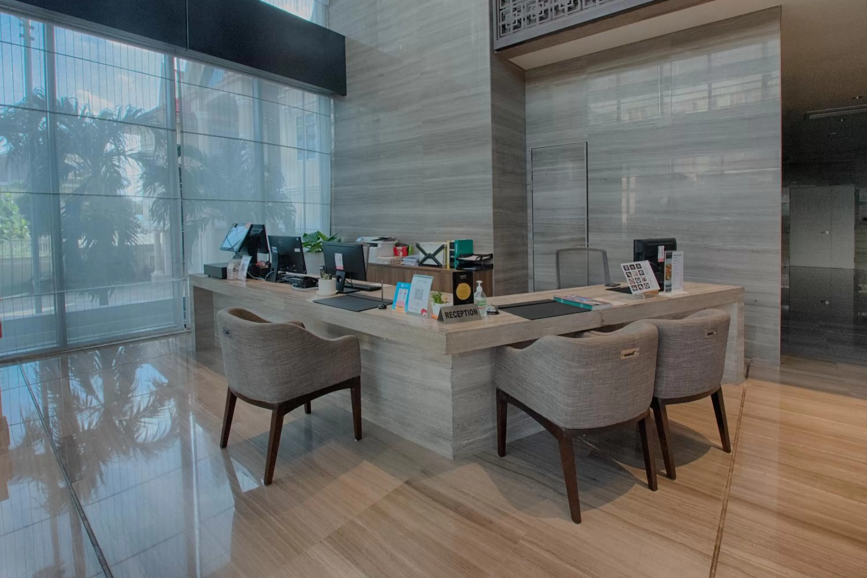 Lobby or reception in GRANFERTE Phnom Penh Hotel