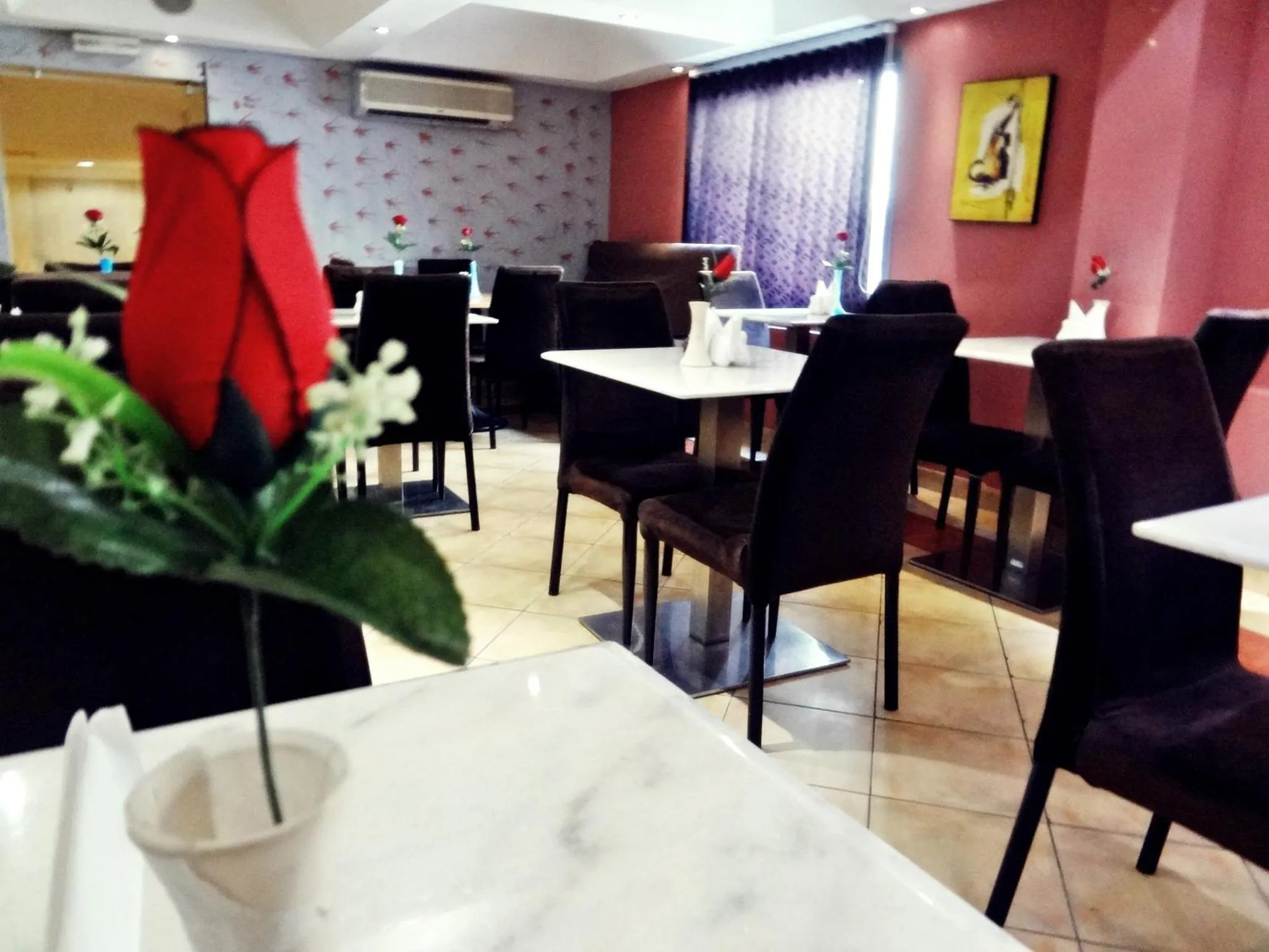 Restaurant/places to eat in Grand Nova Hotel