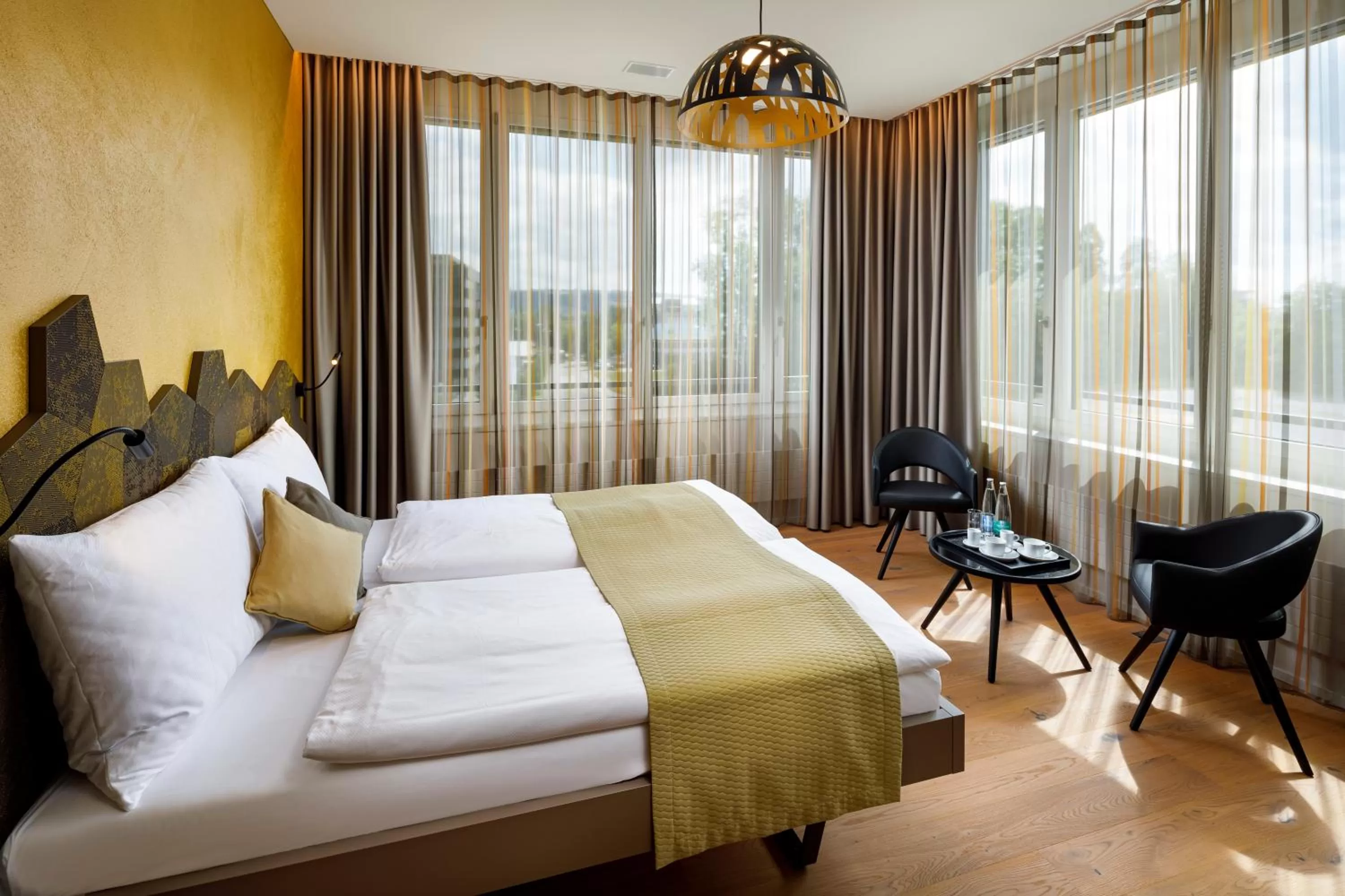 Photo of the whole room, Bed in Focus Hotel