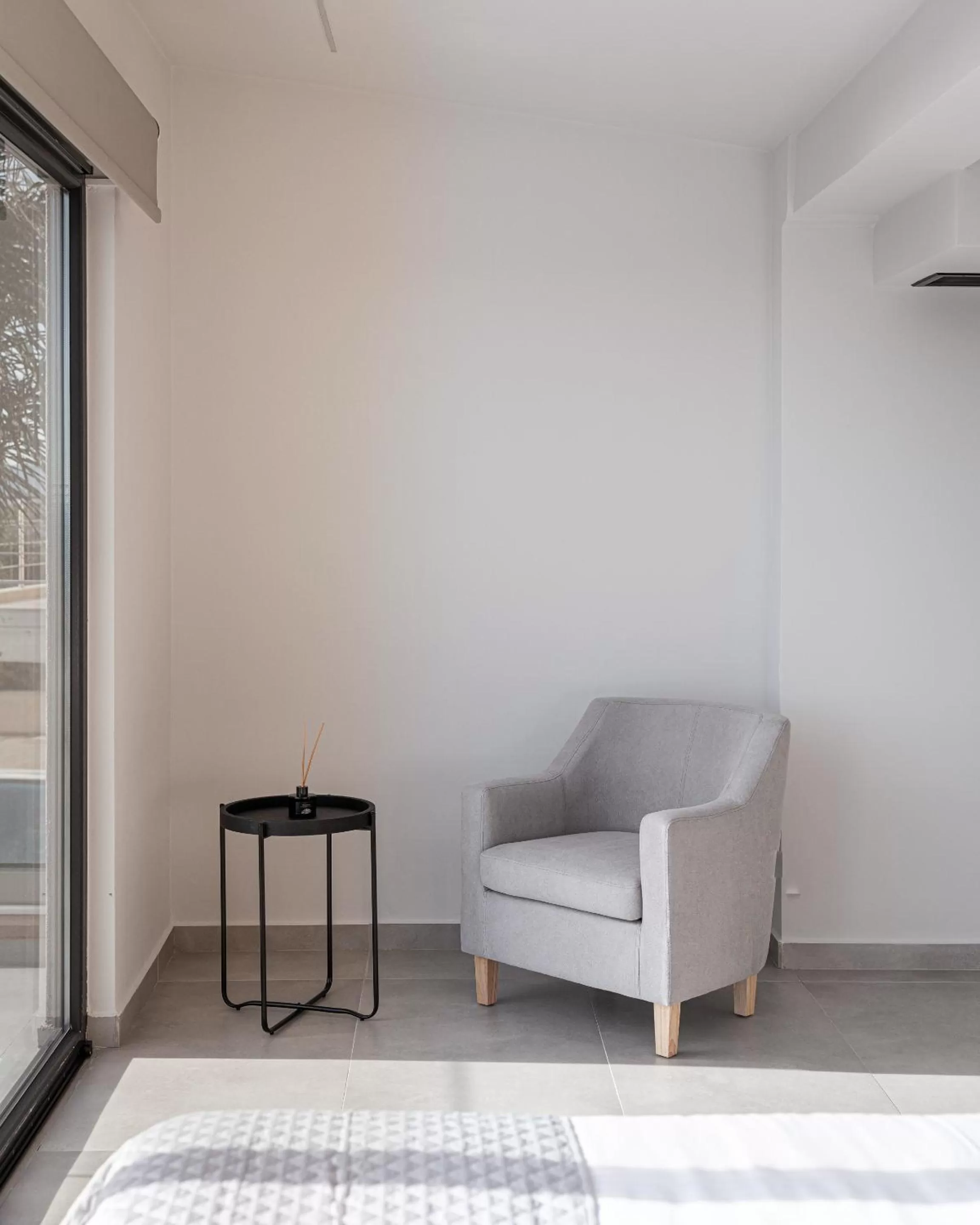 Photo of the whole room in Saronida Hills