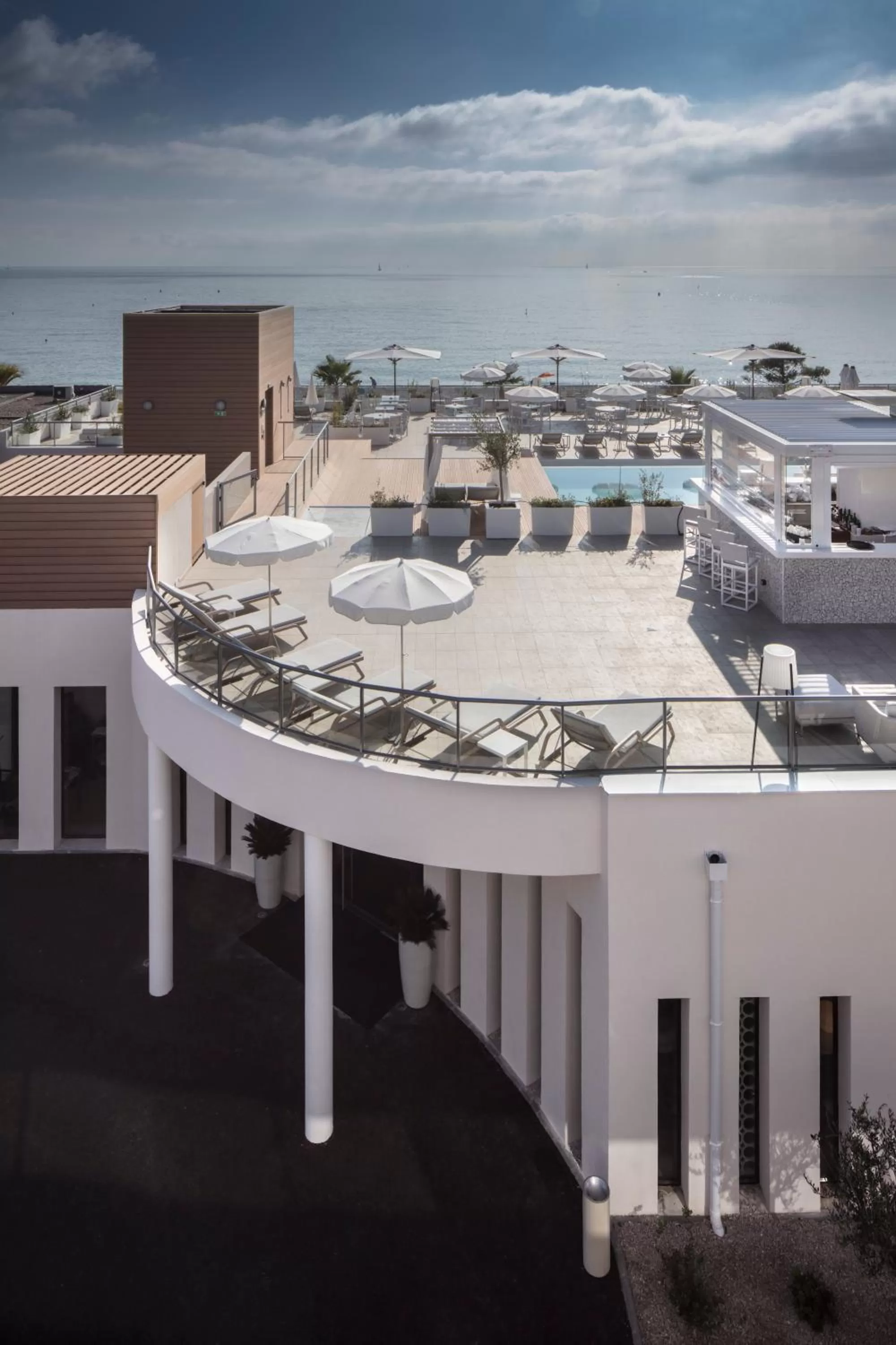 Facade/entrance in Mercure Villeneuve Loubet Plage