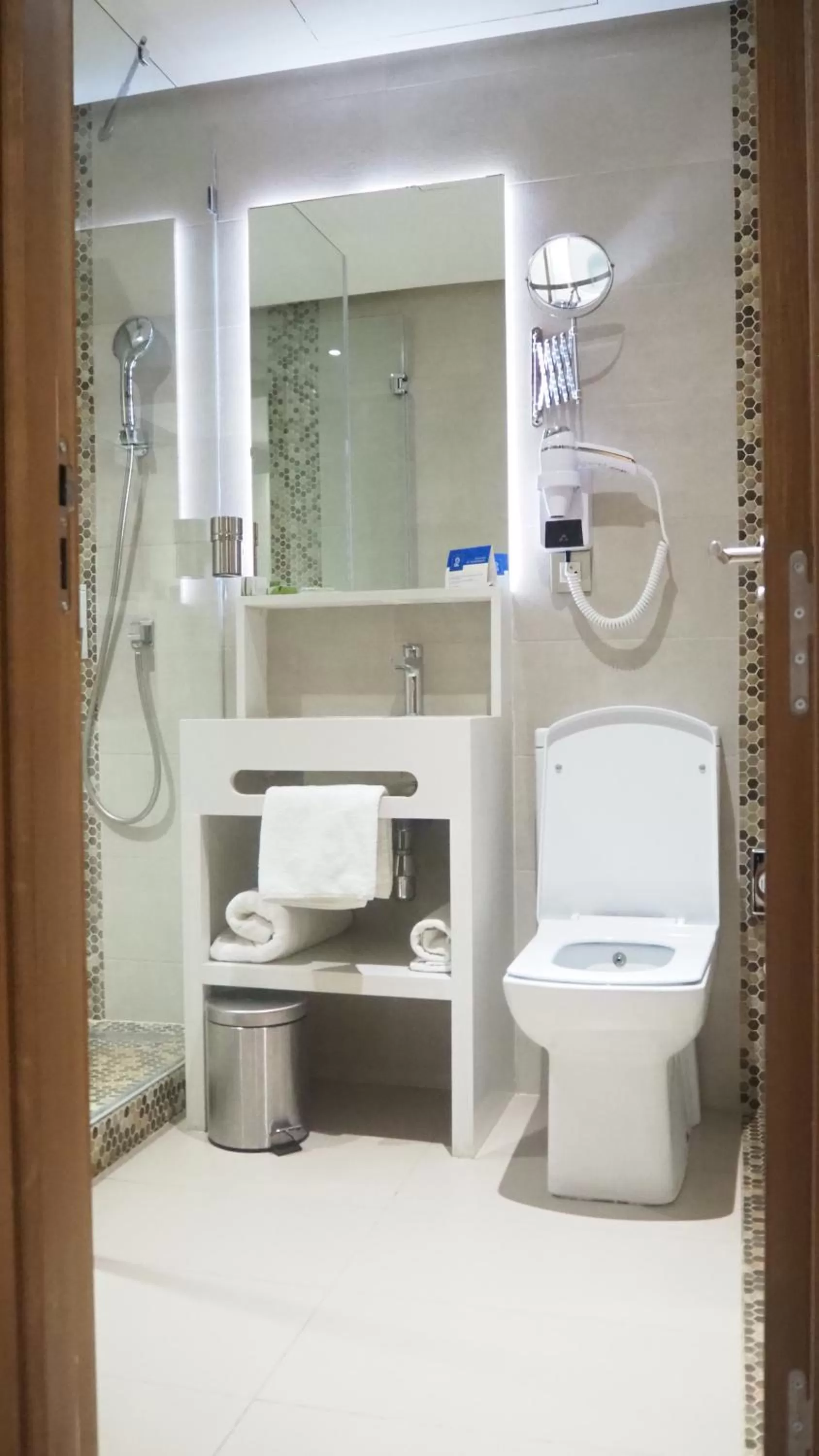 Shower in Le 22 Appart'Hotel