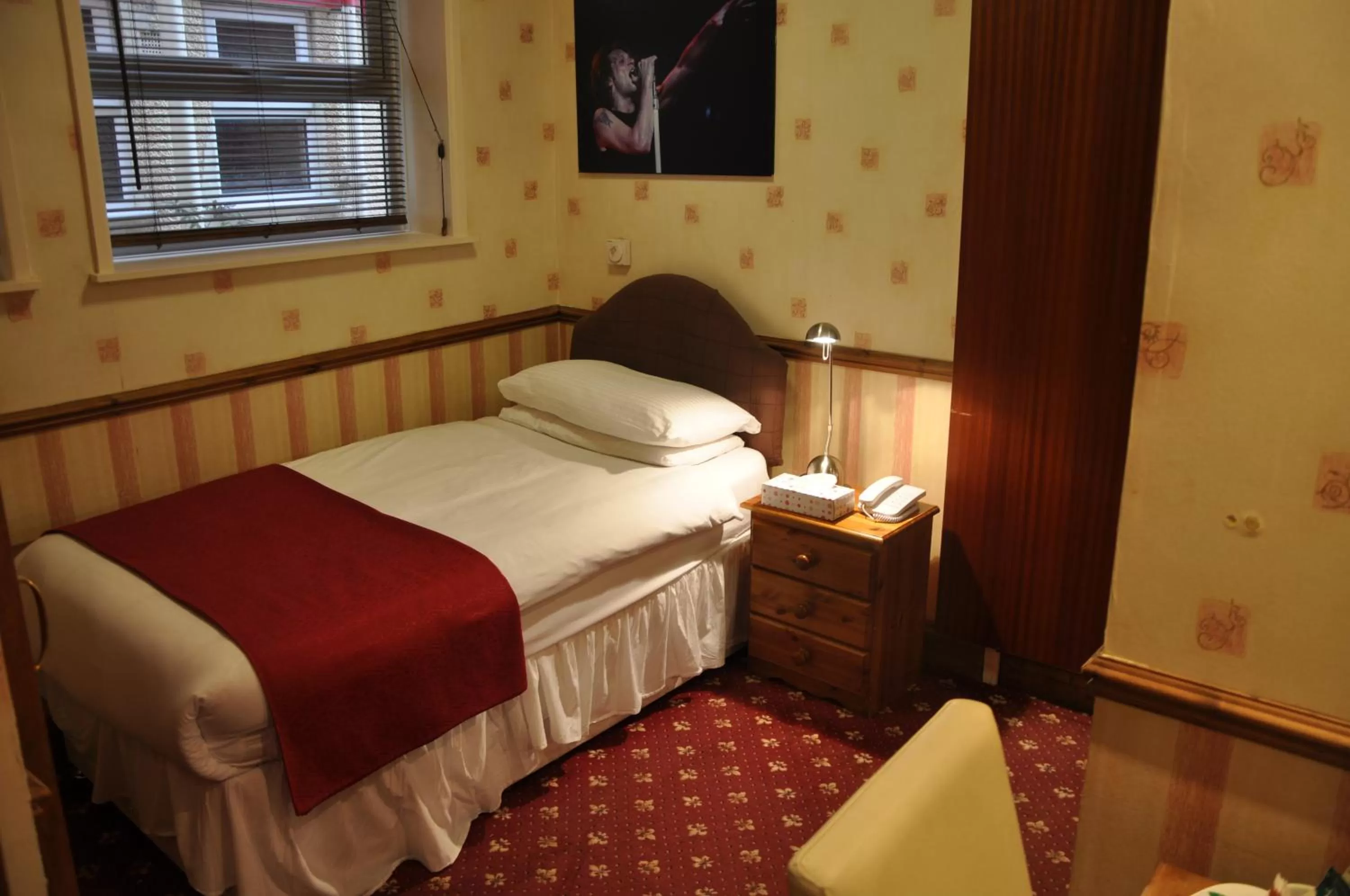 Bed in Hotel Celebrity Bournemouth East Cliff by Villare hotels