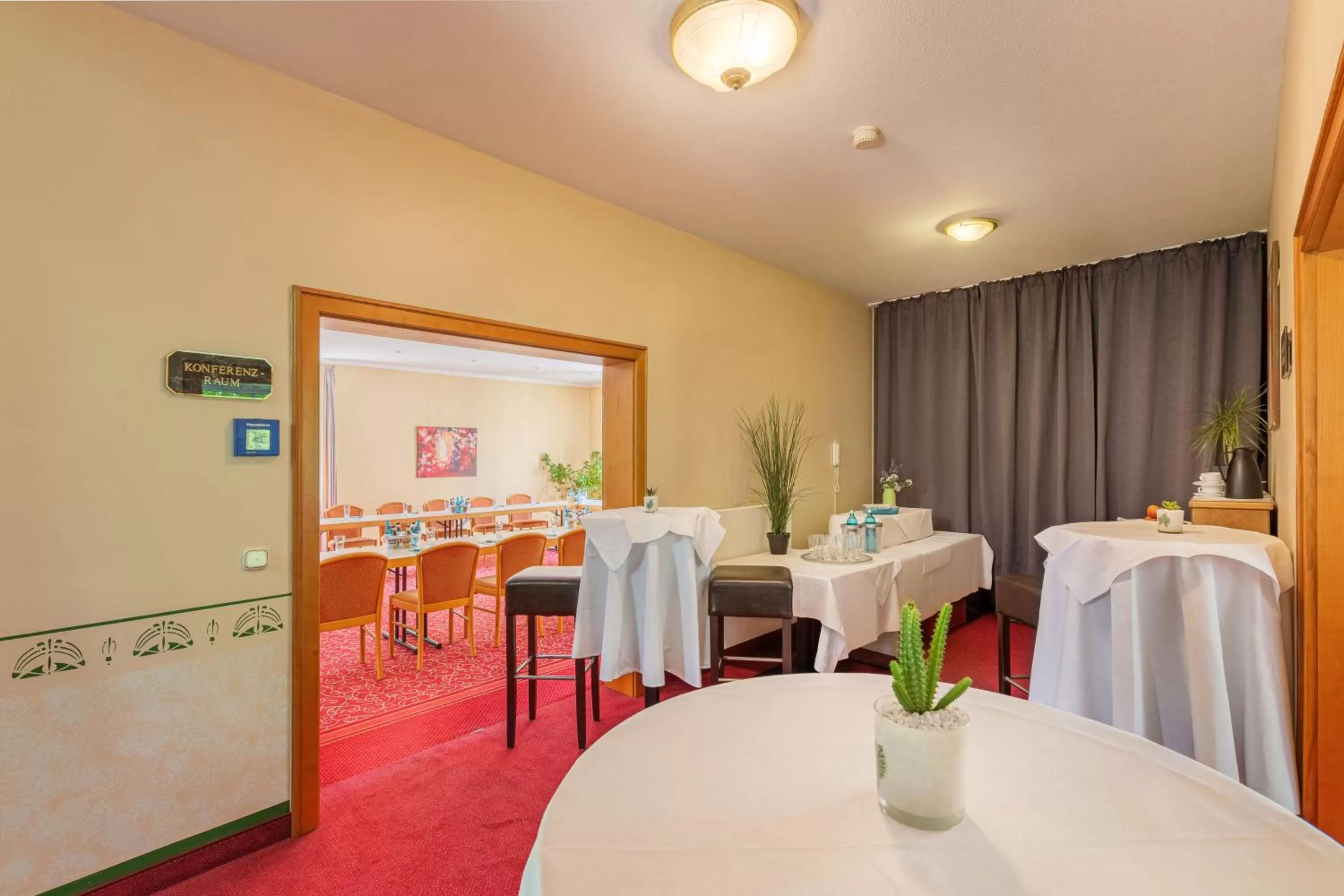 Restaurant/places to eat in Parkhotel Diani