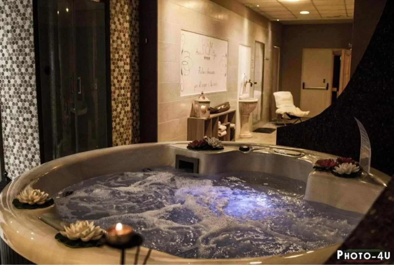 Hot Tub in Grand Hotel Stella Maris Italia