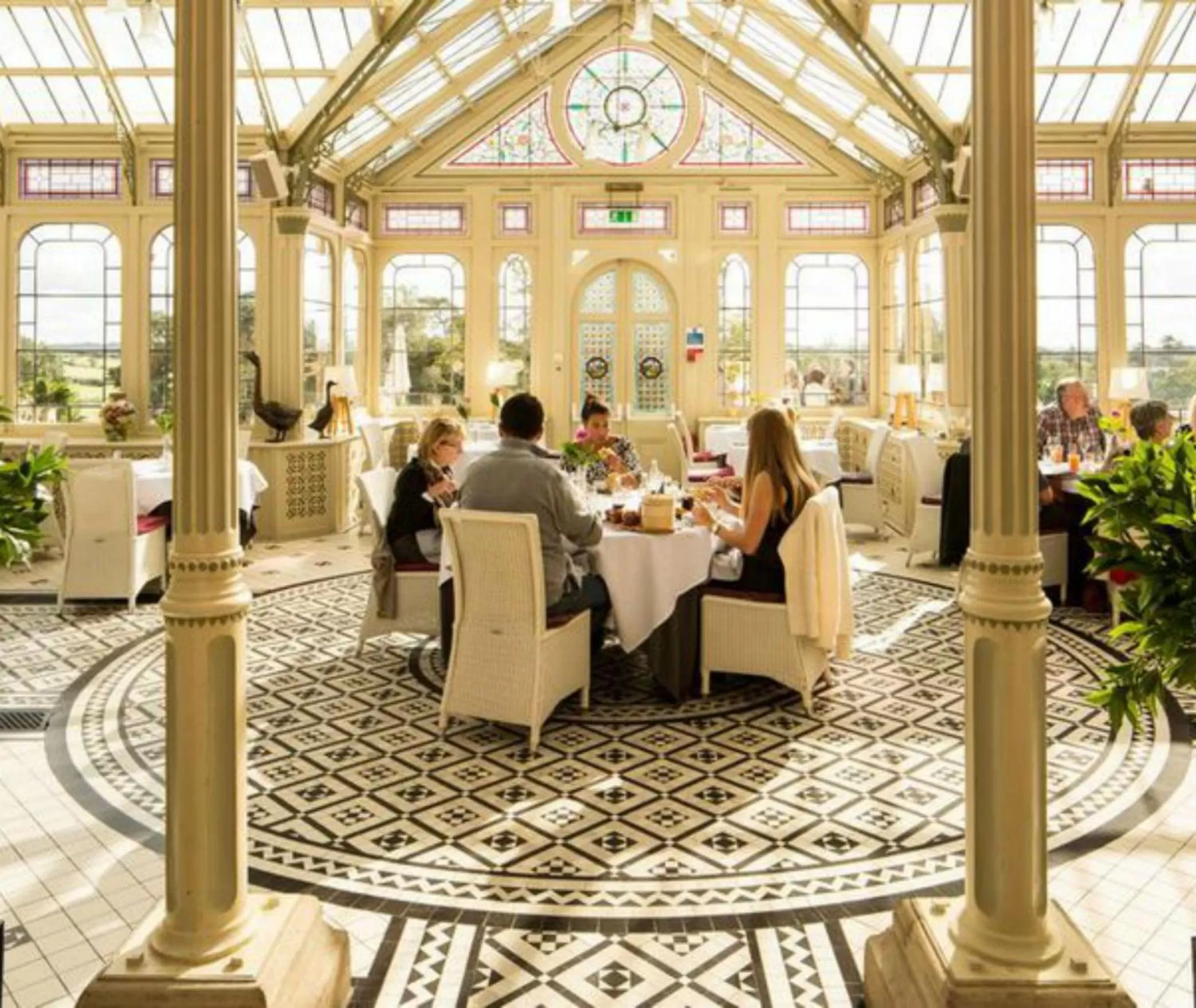 Restaurant/places to eat in Kilworth House Hotel and Theatre