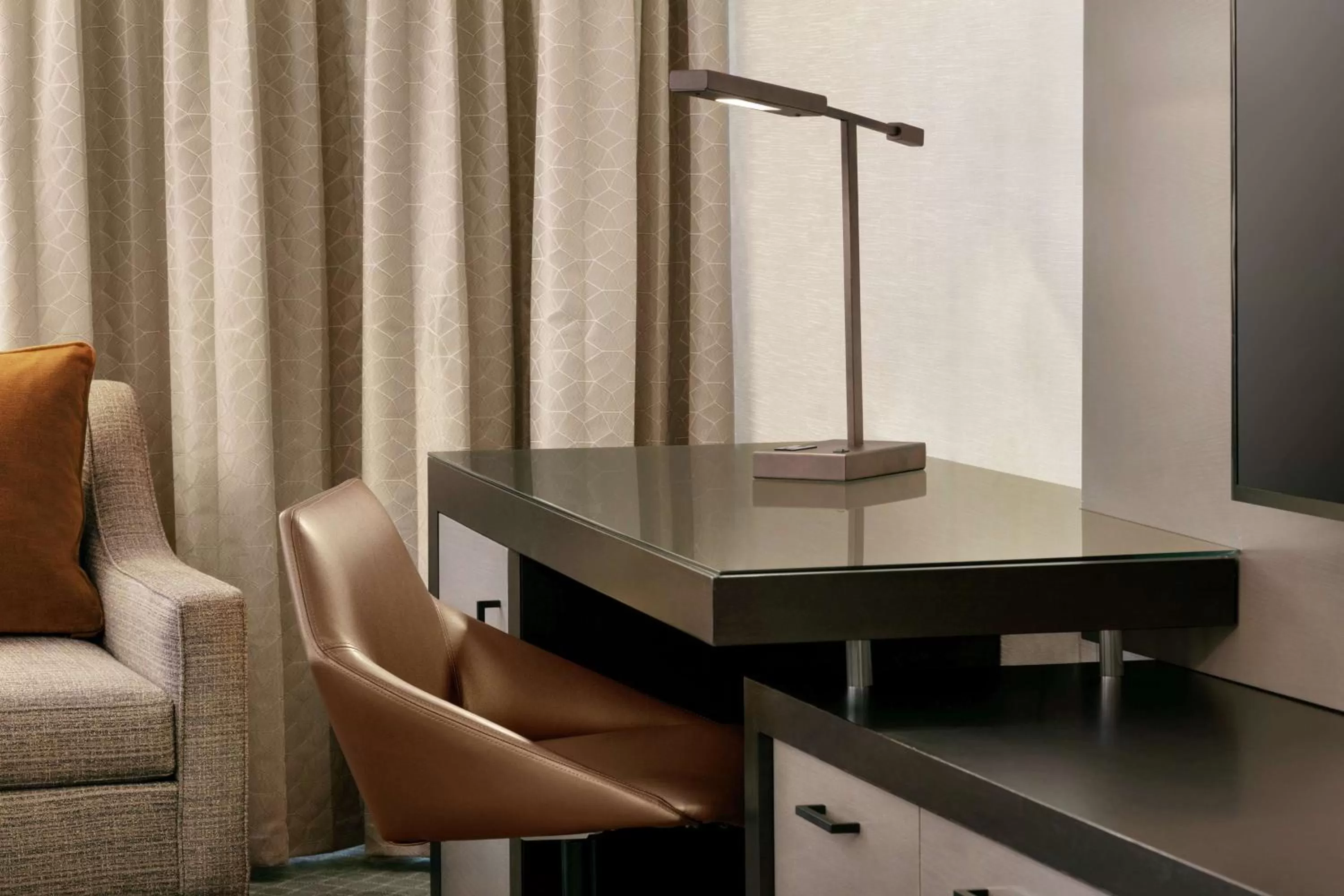 Bedroom in DoubleTree by Hilton McLean Tysons