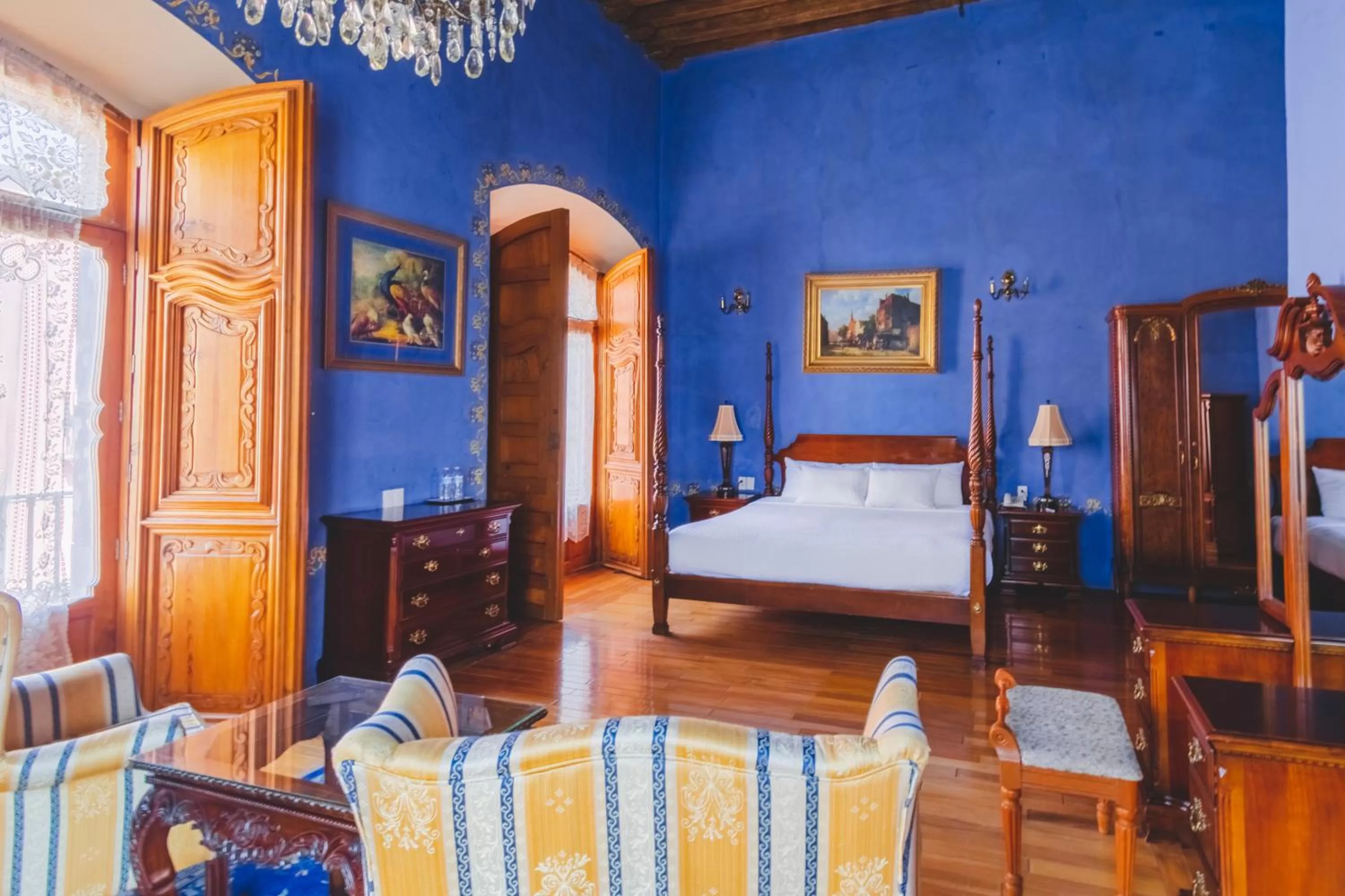 Photo of the whole room, Bed in La Casa de la Marquesa