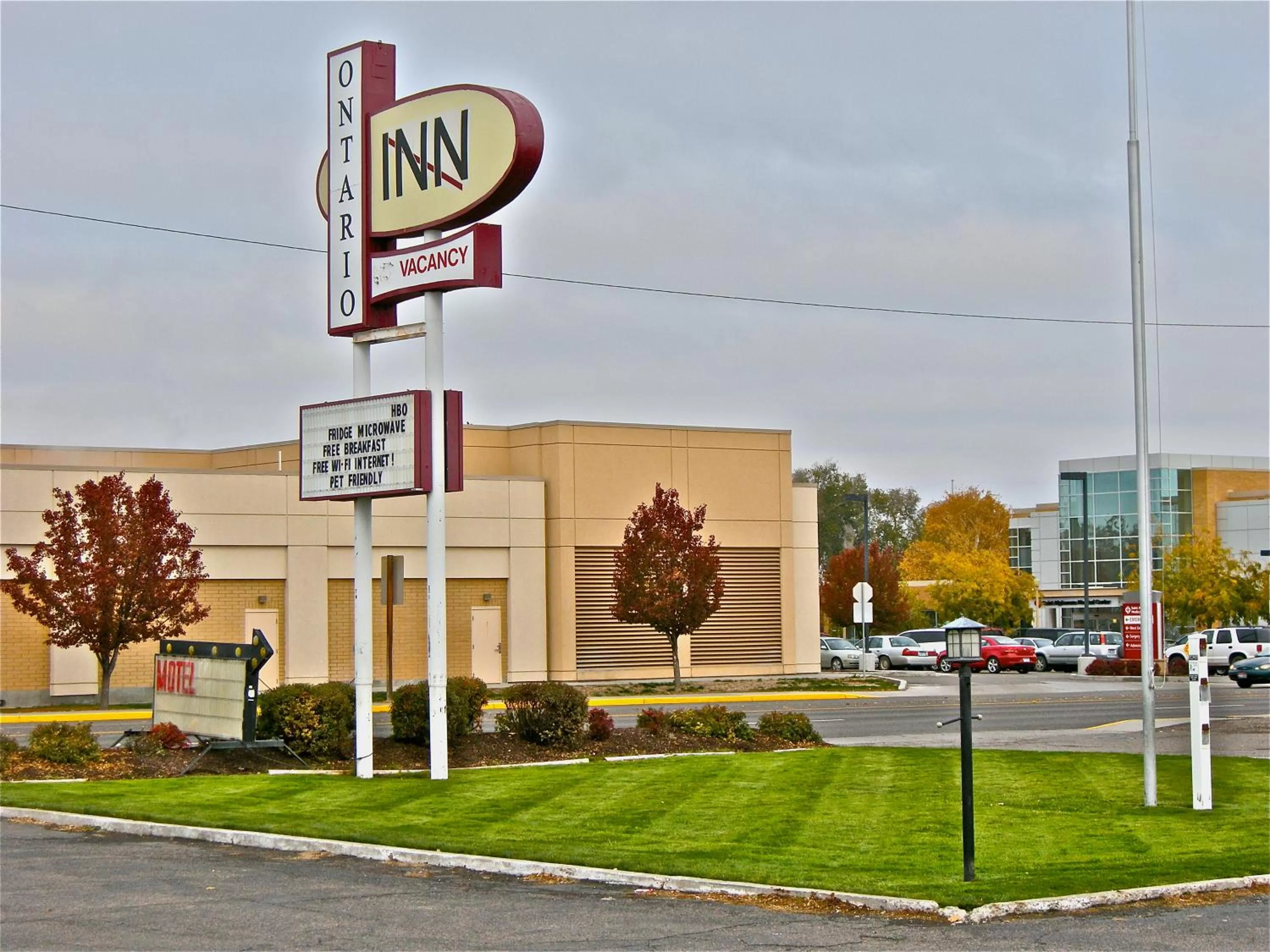 Property building in Ontario Inn