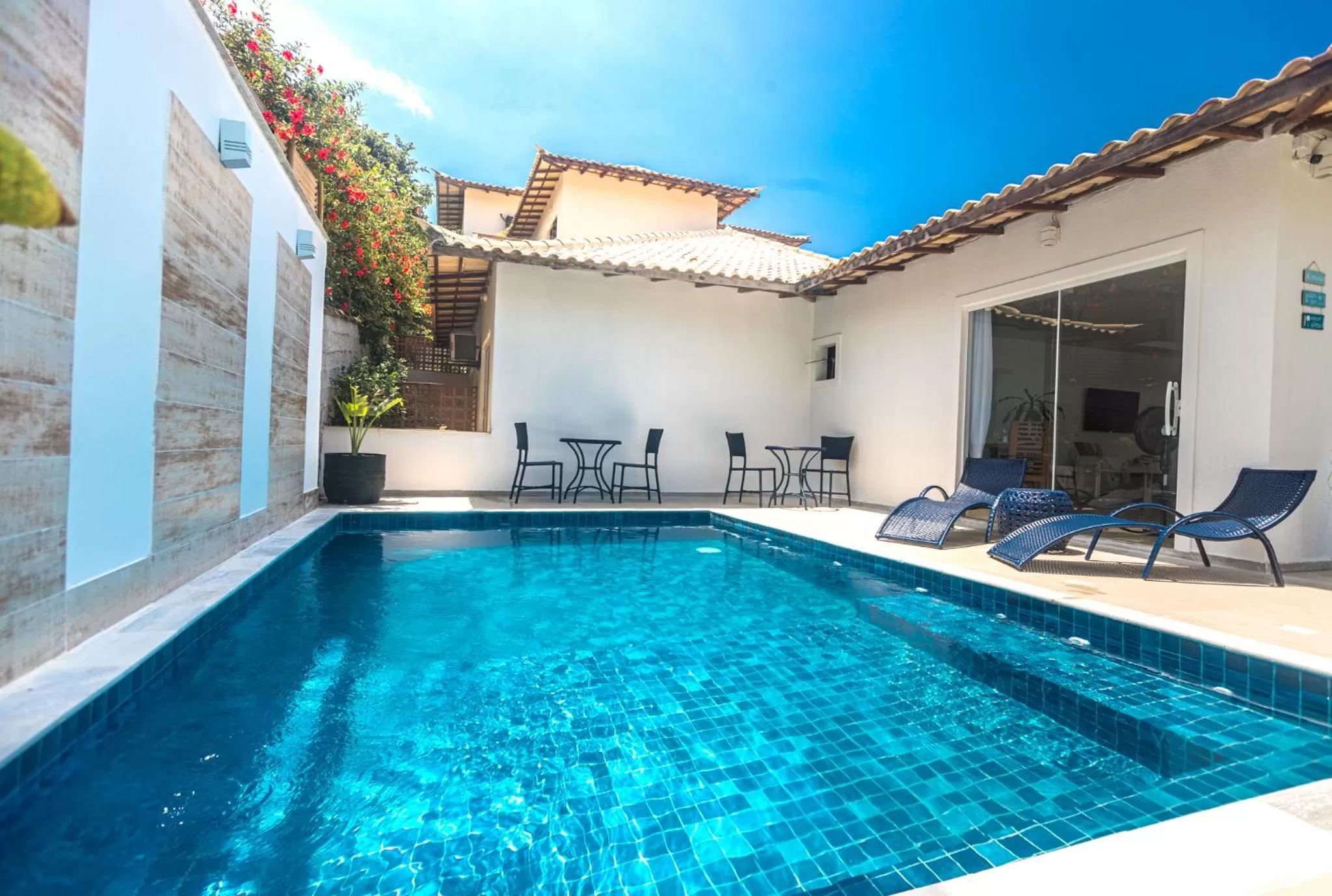 Swimming pool in Pousada Maktub