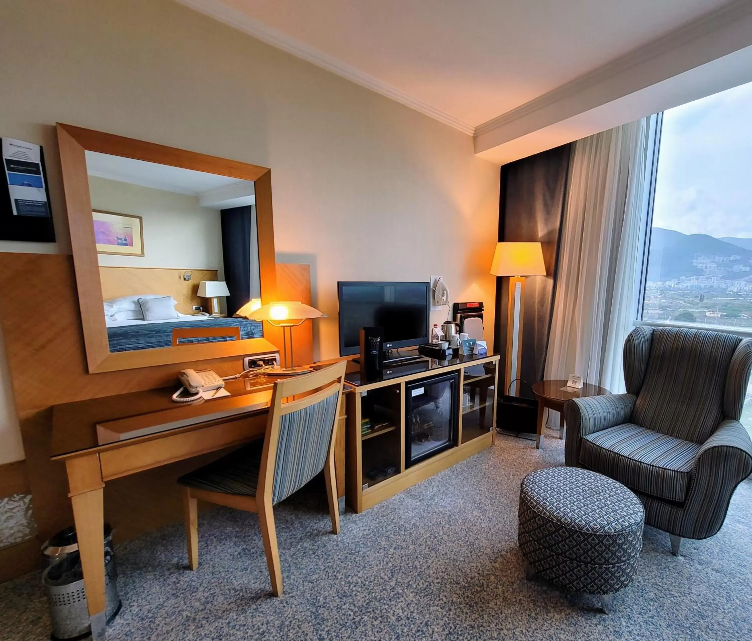 Standard King Room with Sea View - Smoking in Wyndham Grand Izmir Ozdilek Thermal & Spa Standard King Room with Sea View - Smoking in Wyndham Grand Izmir Ozdilek Thermal & Spa