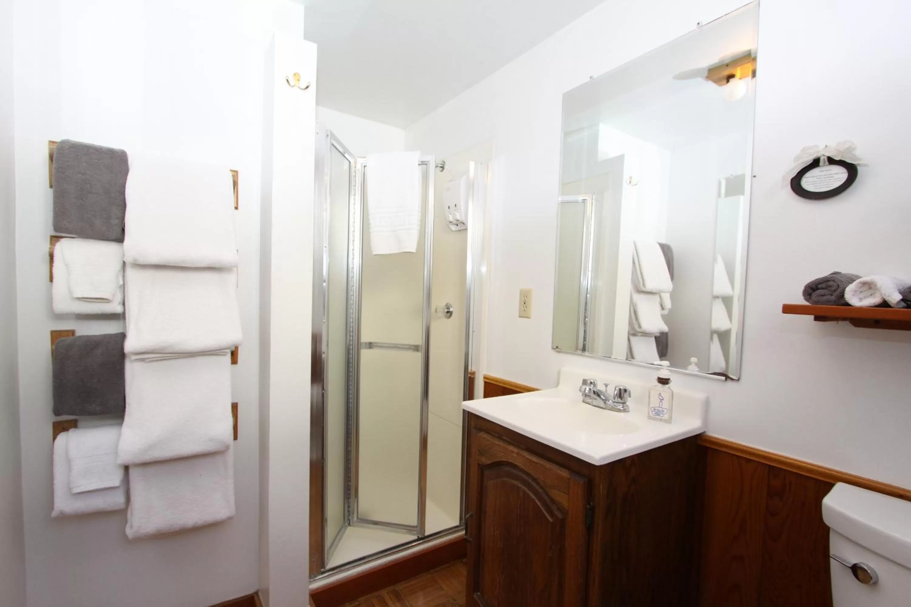 Bathroom in Seagull Inn Bed & Breakfast