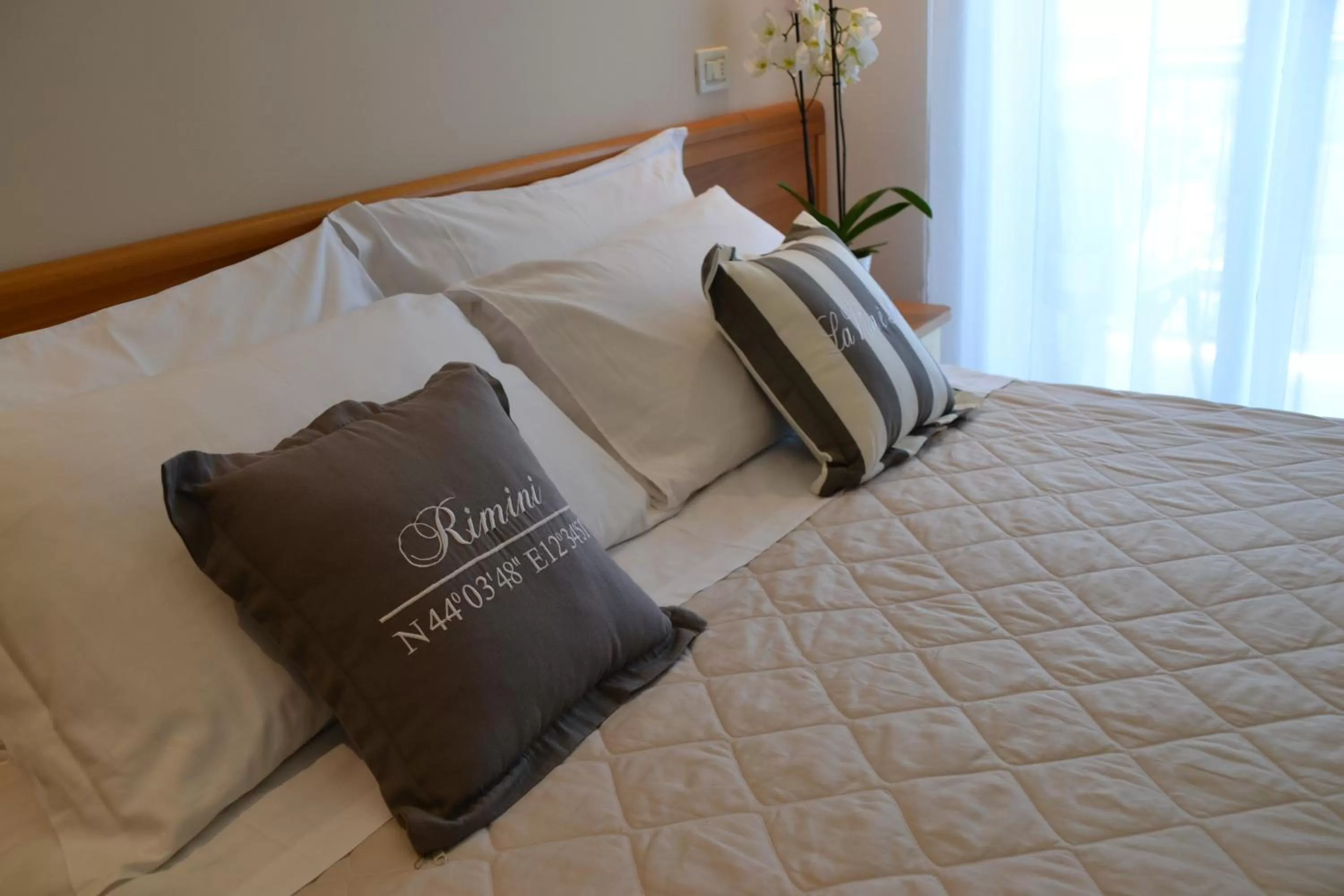 Bed in Hotel Apogeo - Breakfast Experience