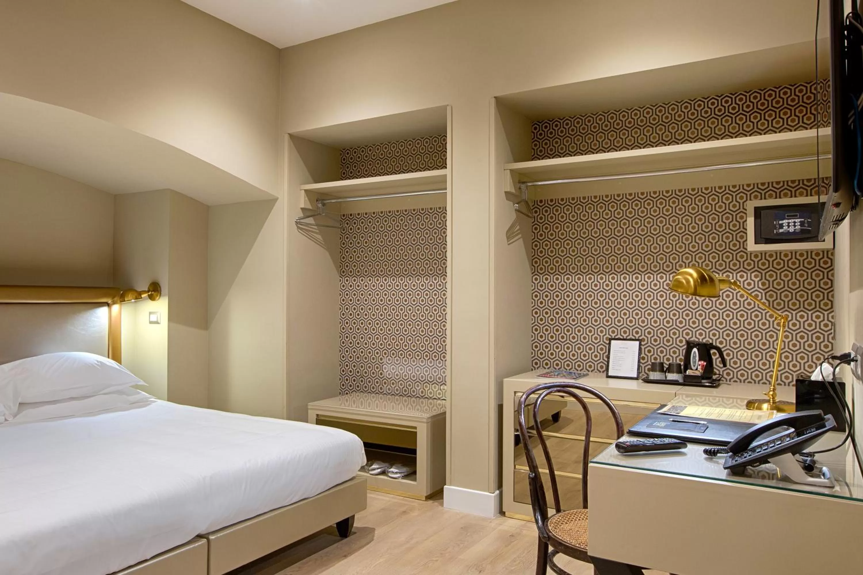 Photo of the whole room, Bed in Caruso Place Luxury Rooms & Suites