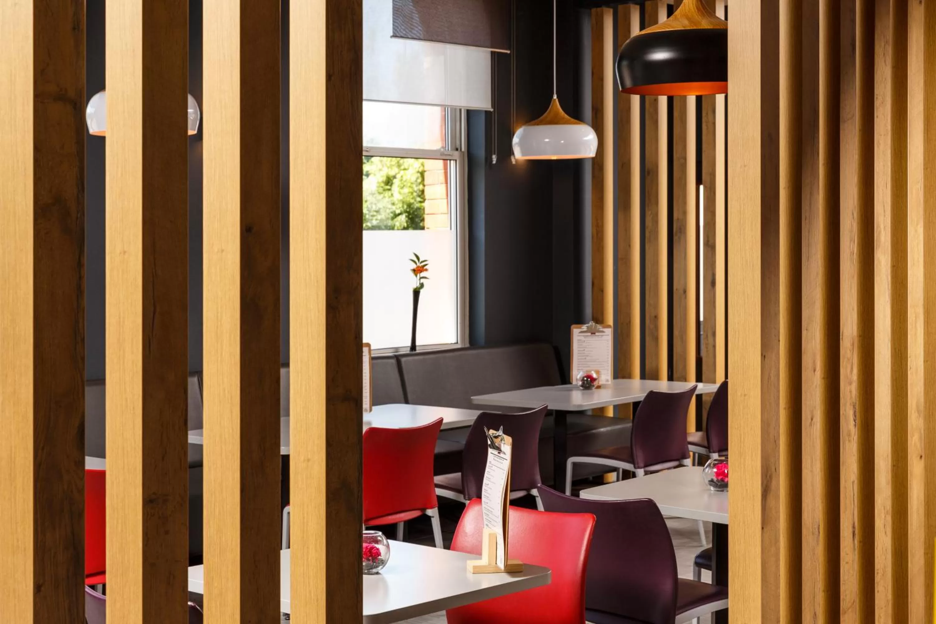 Restaurant/places to eat in ibis Coventry Centre