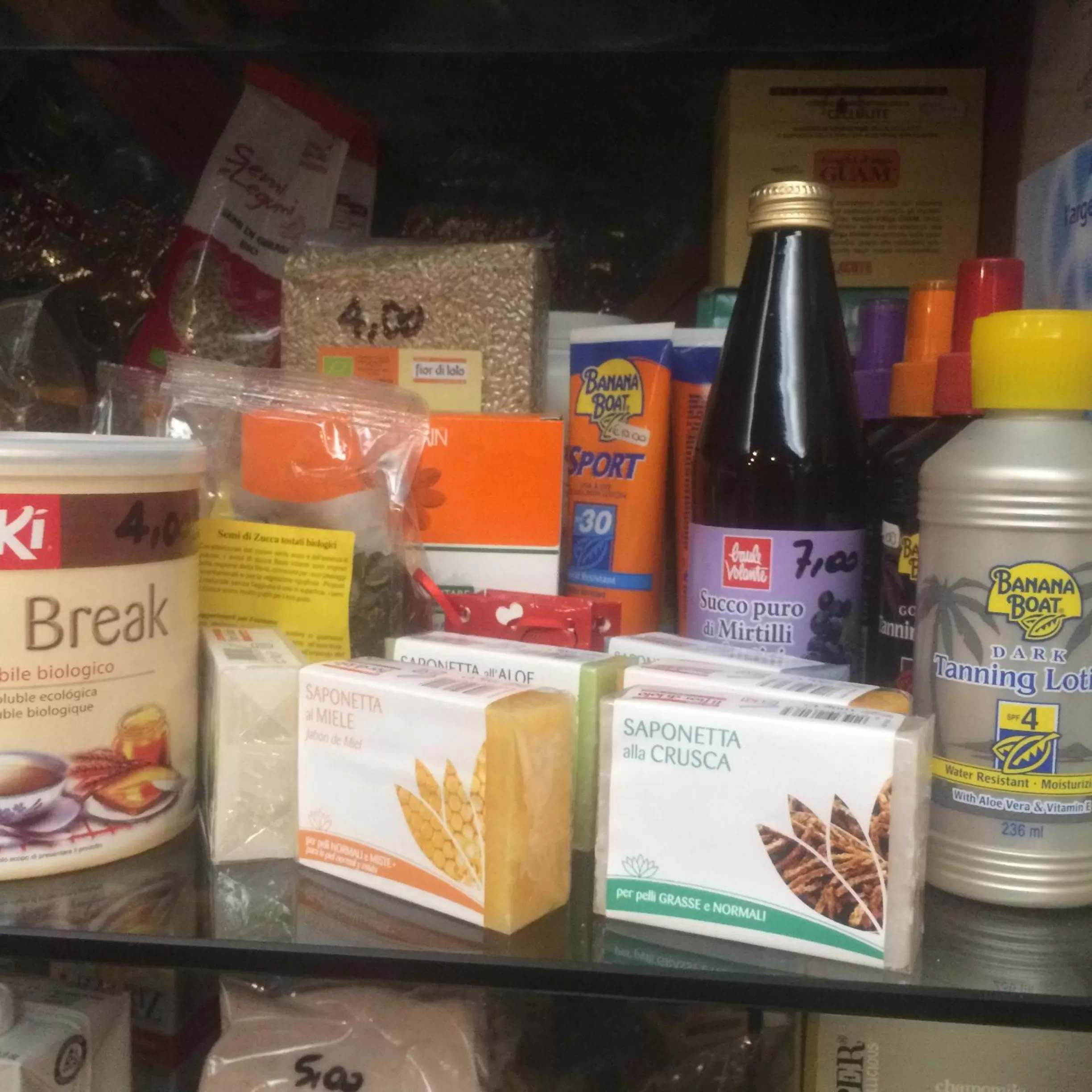 On-site shops in Hotel Letizia