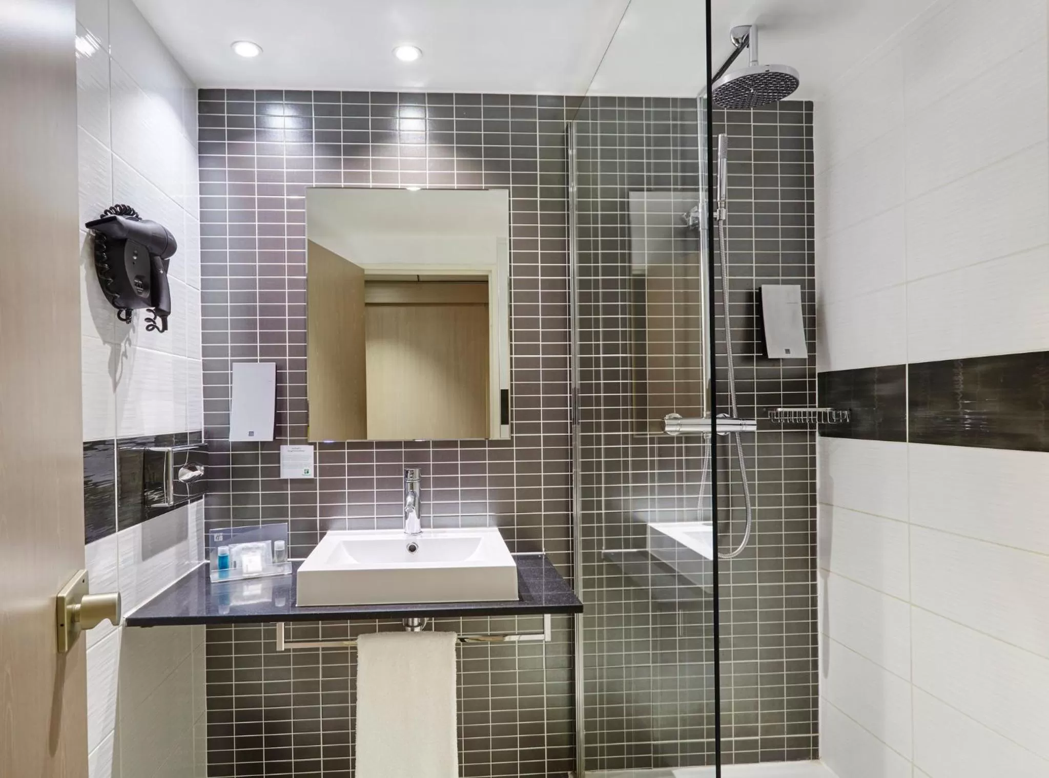 Bathroom in Holiday Inn Toulon City Centre by IHG