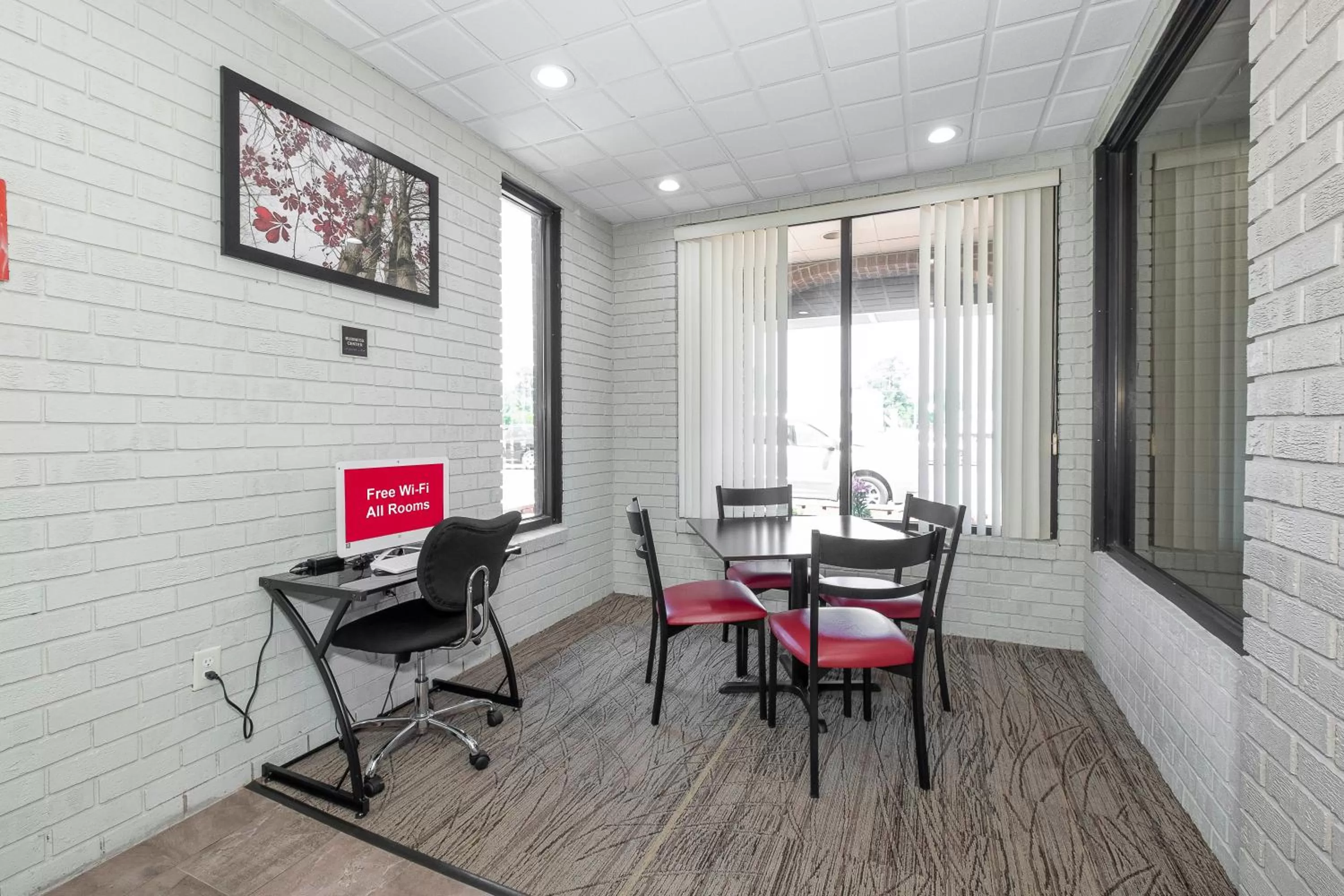 Business facilities in Red Roof Inn Roanoke Rapids