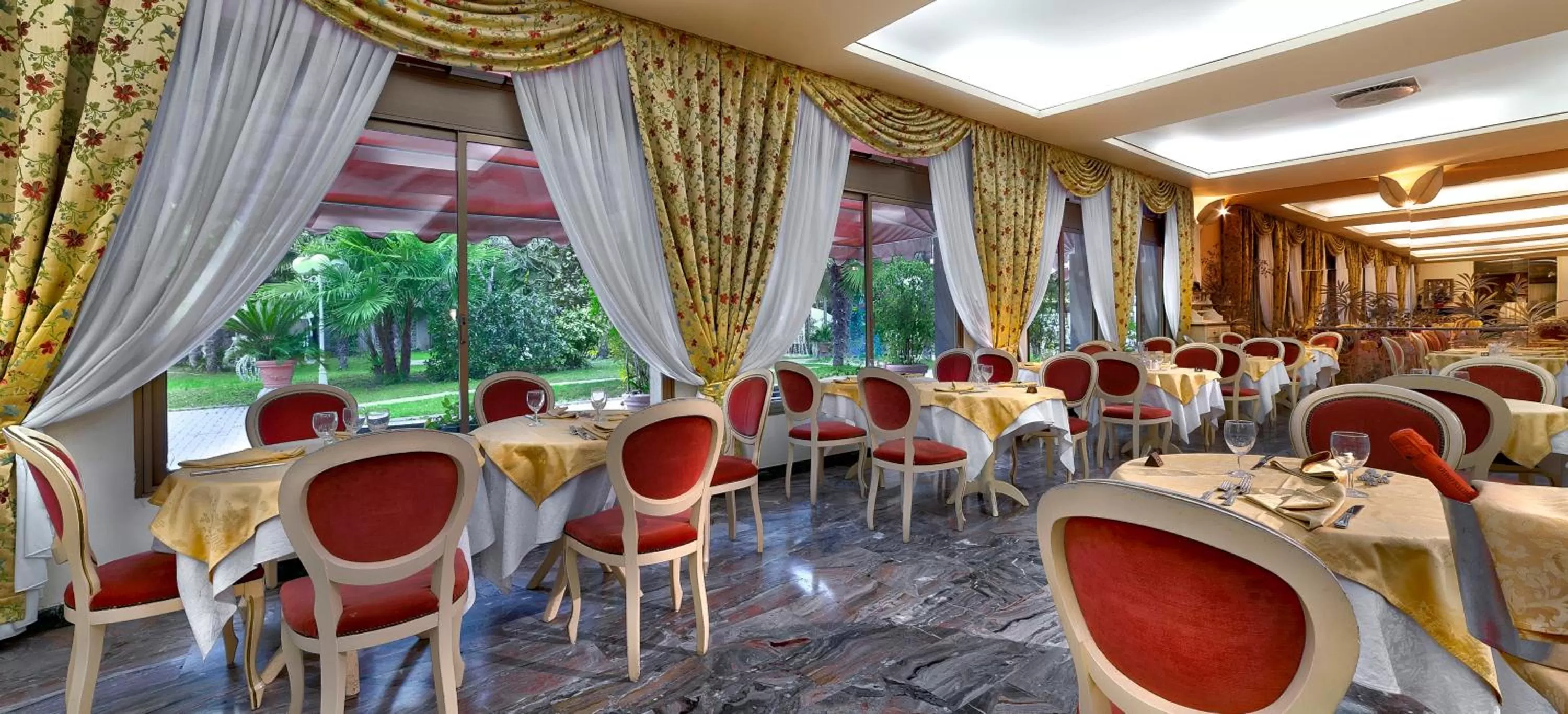 Restaurant/places to eat in Hotel Terme Patria