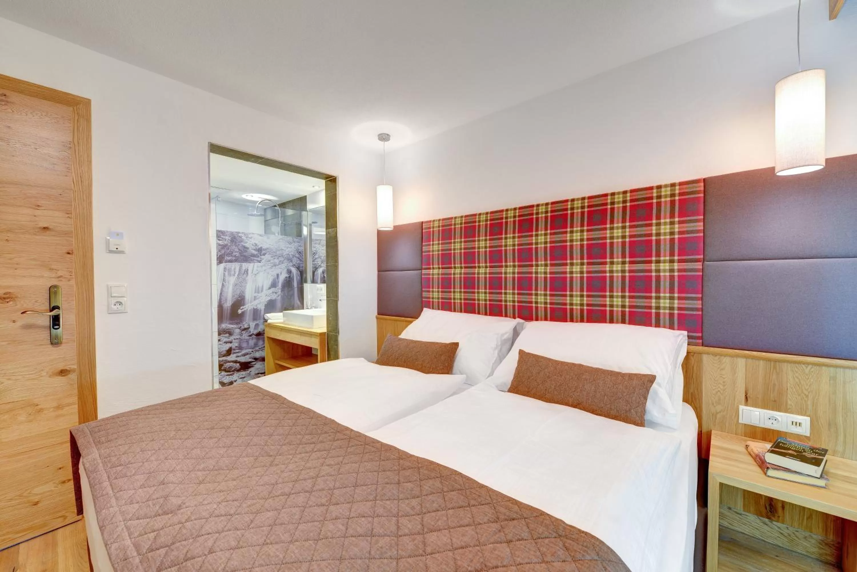 Bedroom, Bed in Hotel Enzian