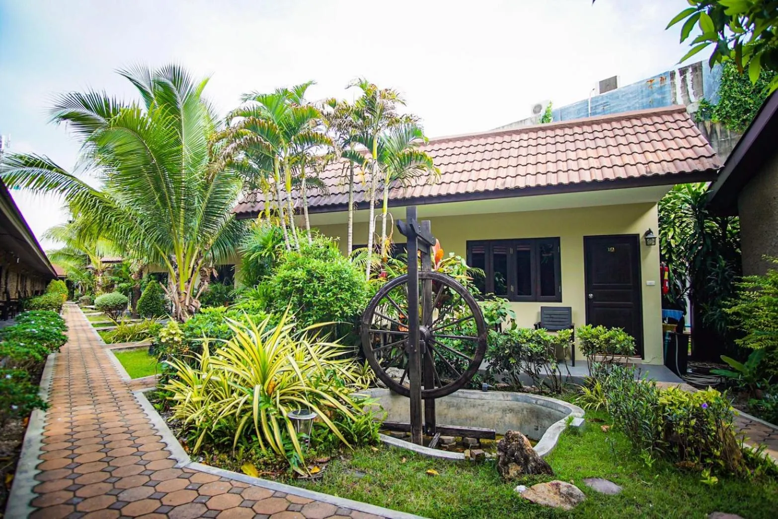 Facade/entrance in Capricorn Village - SHA Extra Plus