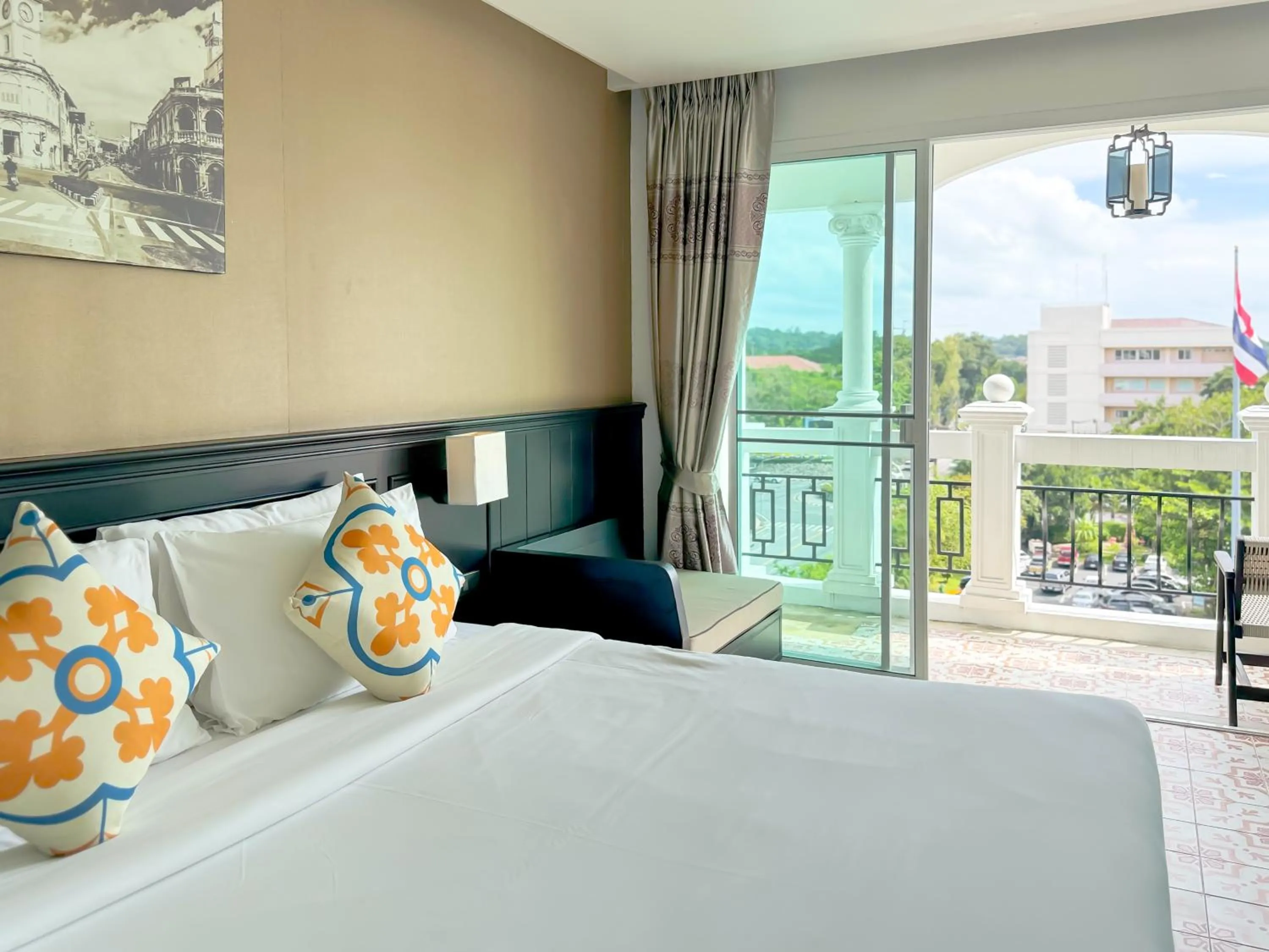 Bed in Grand Supicha City Hotel