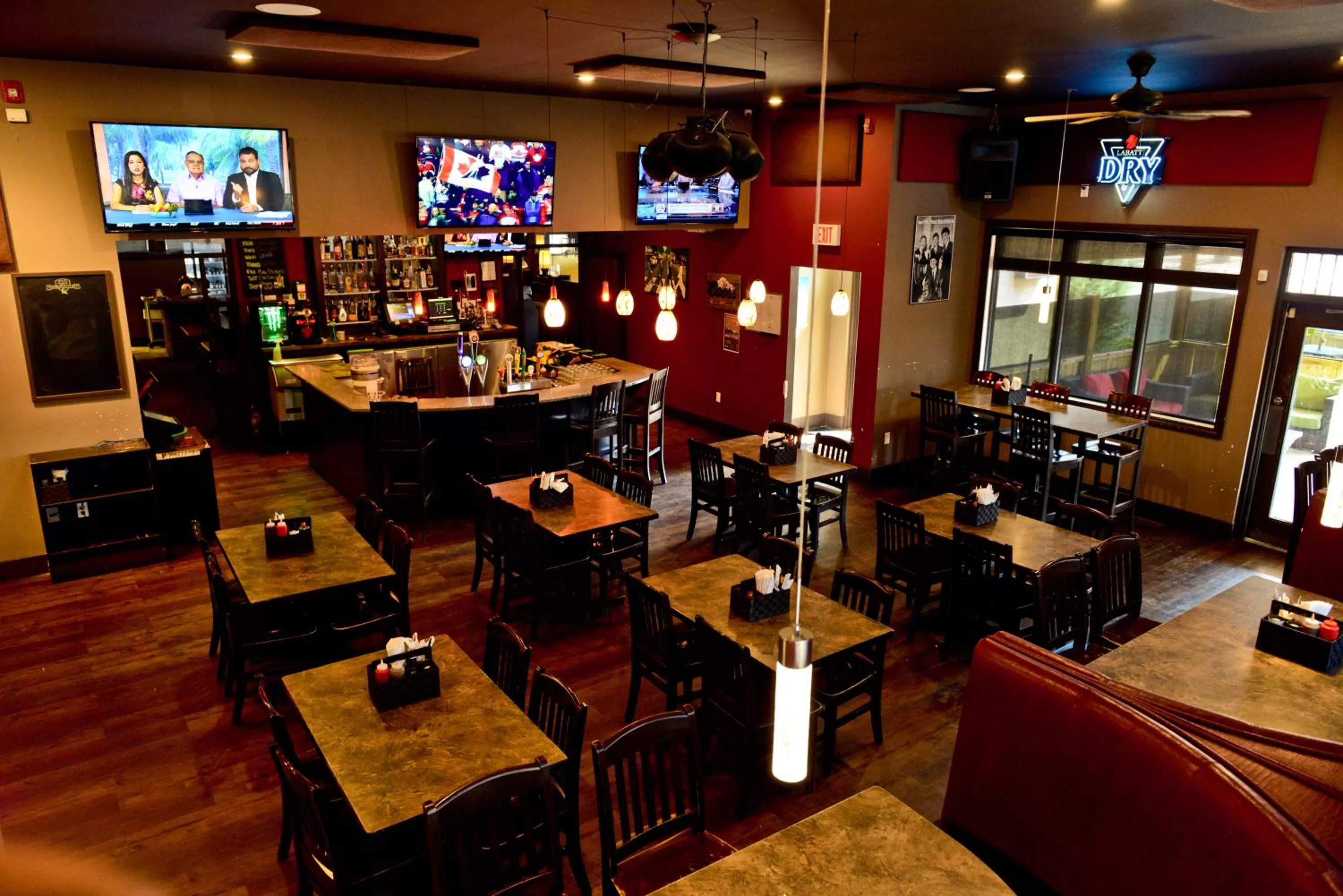 121 Steakhouse & Motel