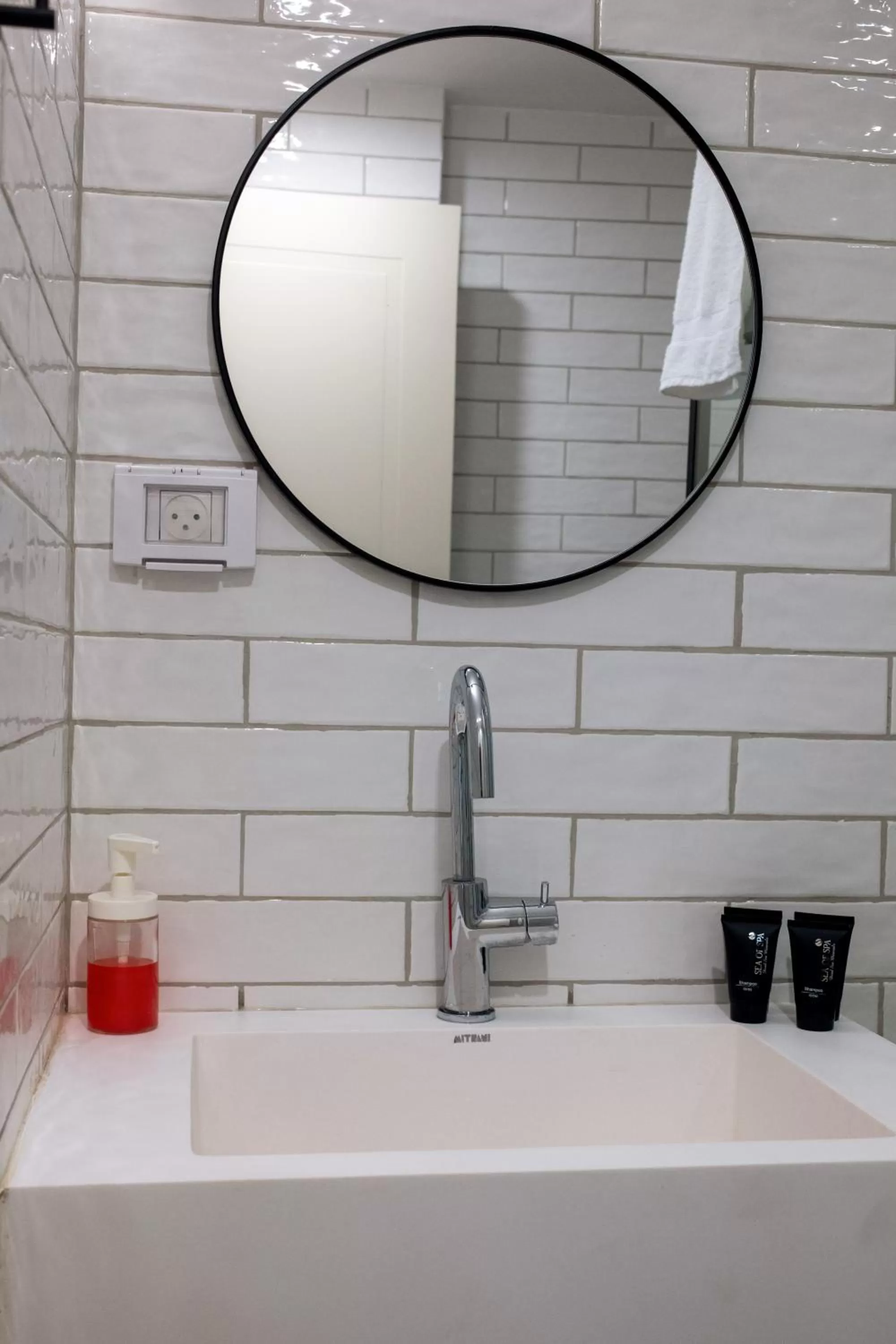 Bathroom in Urbanic Hotel