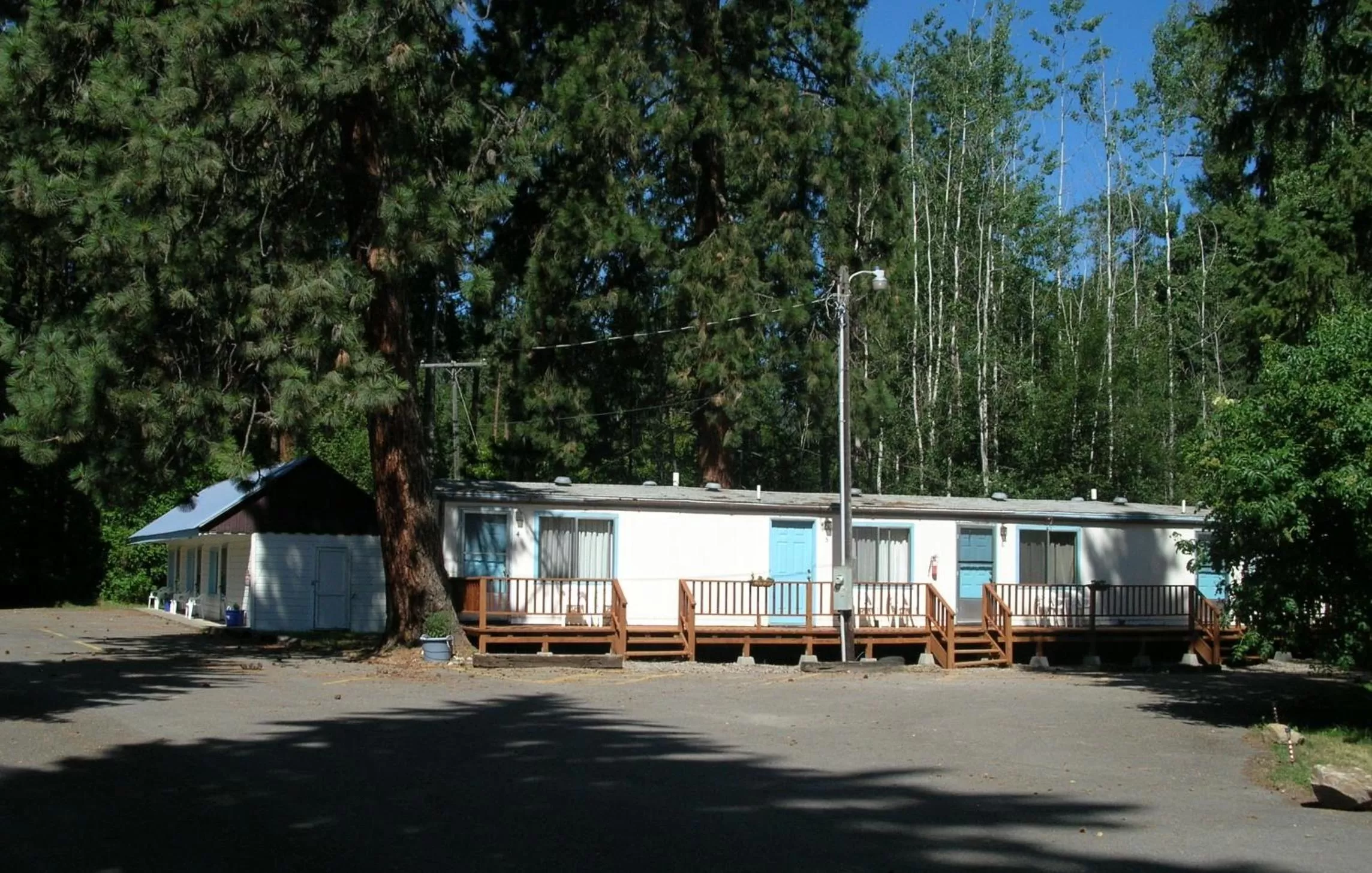 Property building in Little River Motel Saint Regis