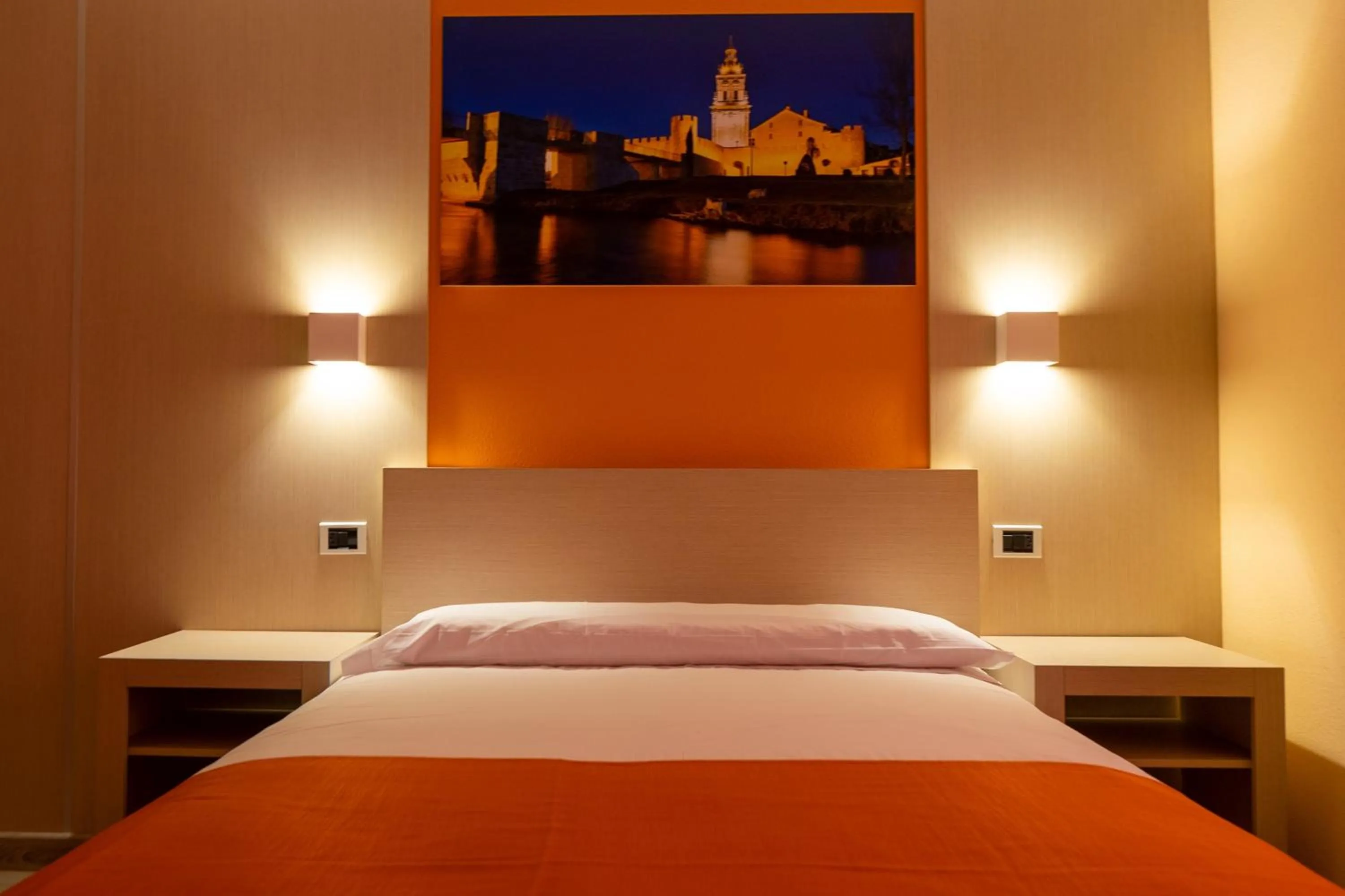 Photo of the whole room, Bed in Hotel Spa Rio Ucero