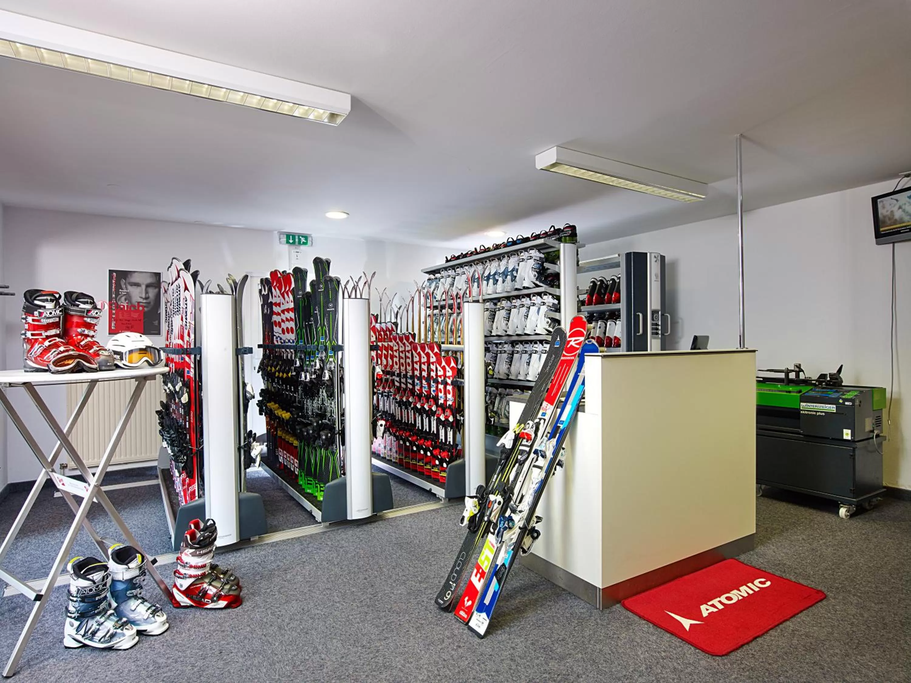 Skiing in Hotel Arzlerhof