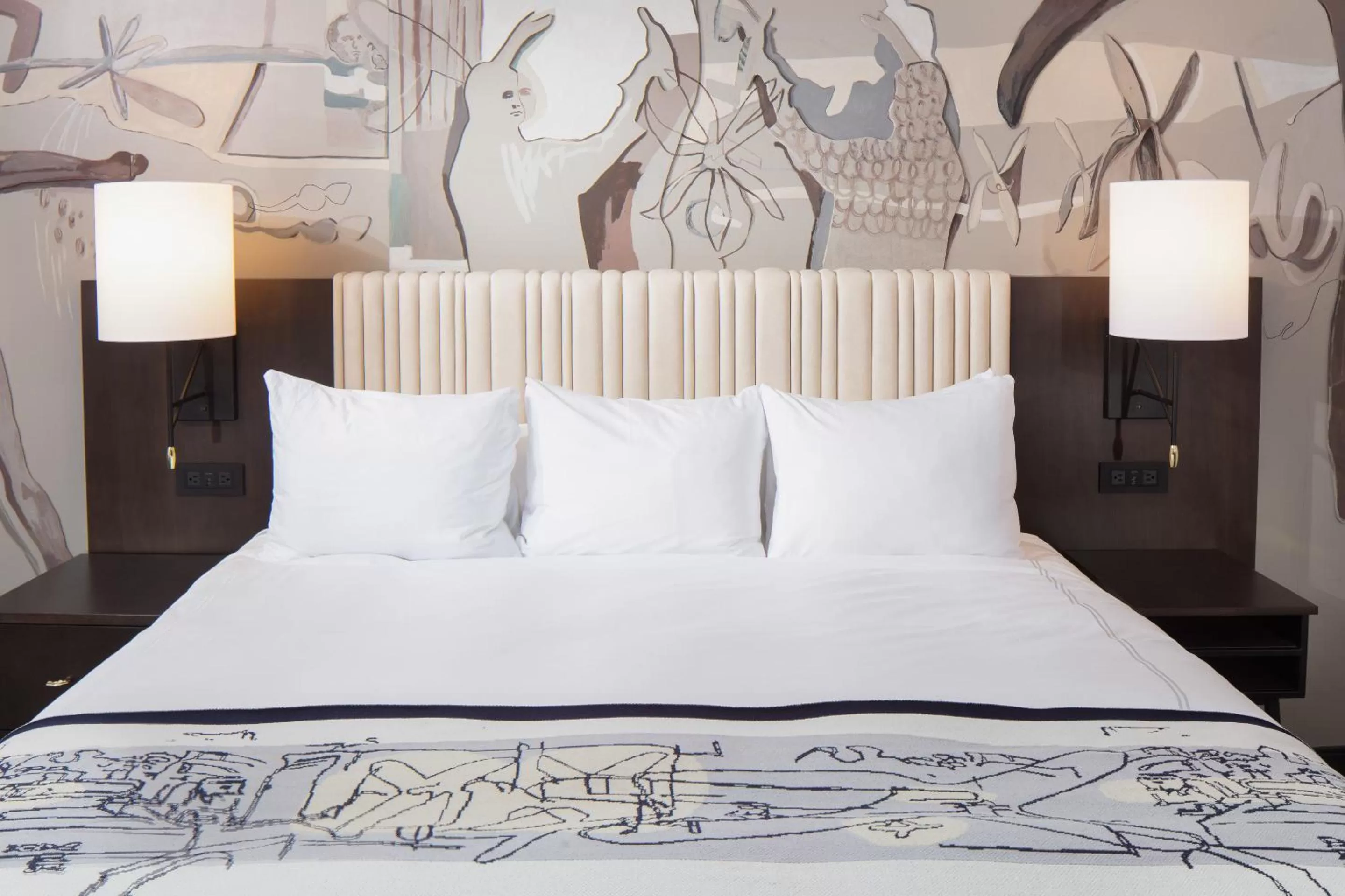 Bed in Saint Kate - The Arts Hotel