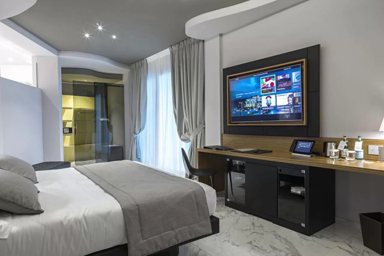 TV and multimedia, Bed in Borgo San Barbato Resort Spa & Golf