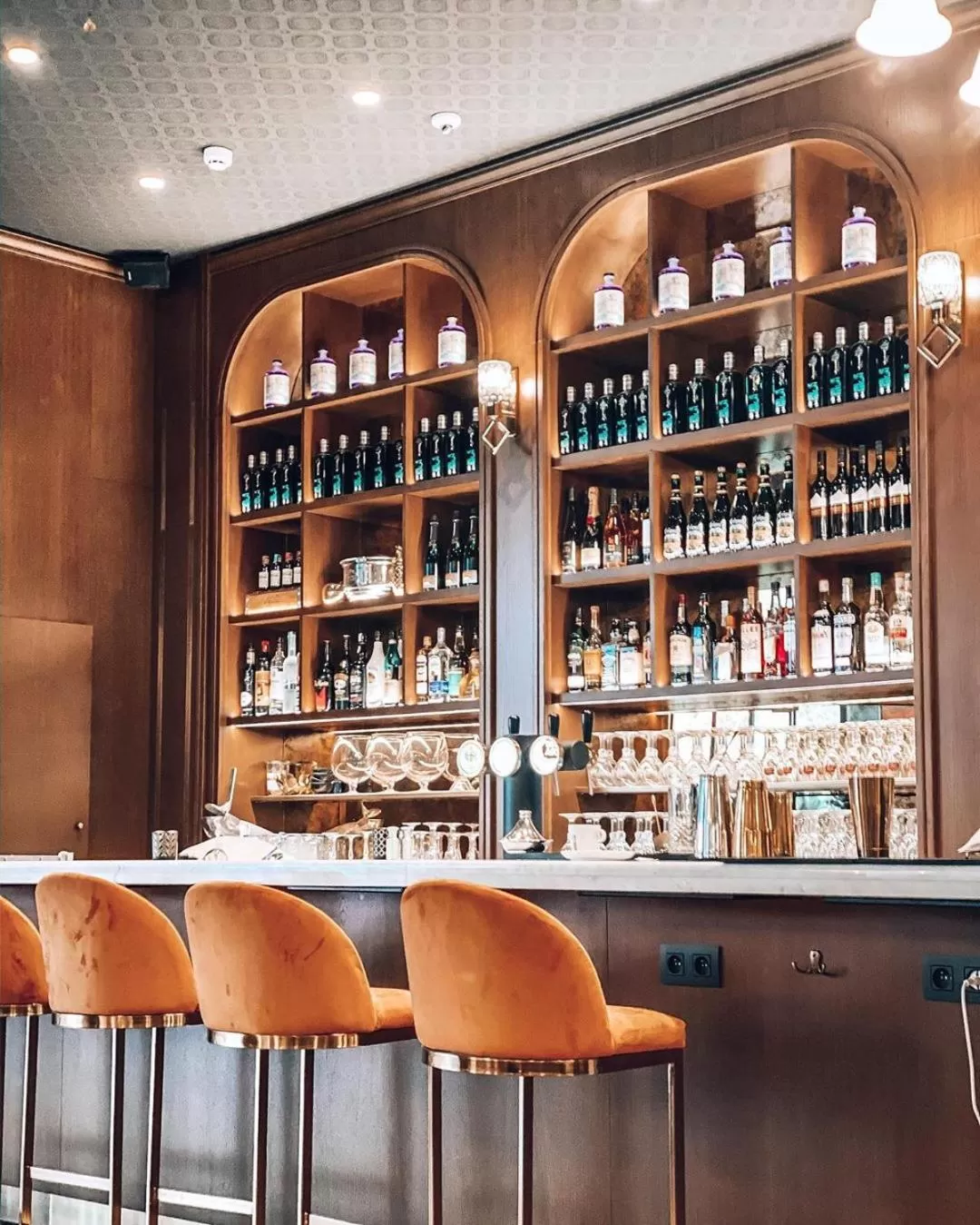 Lounge or bar in Craves