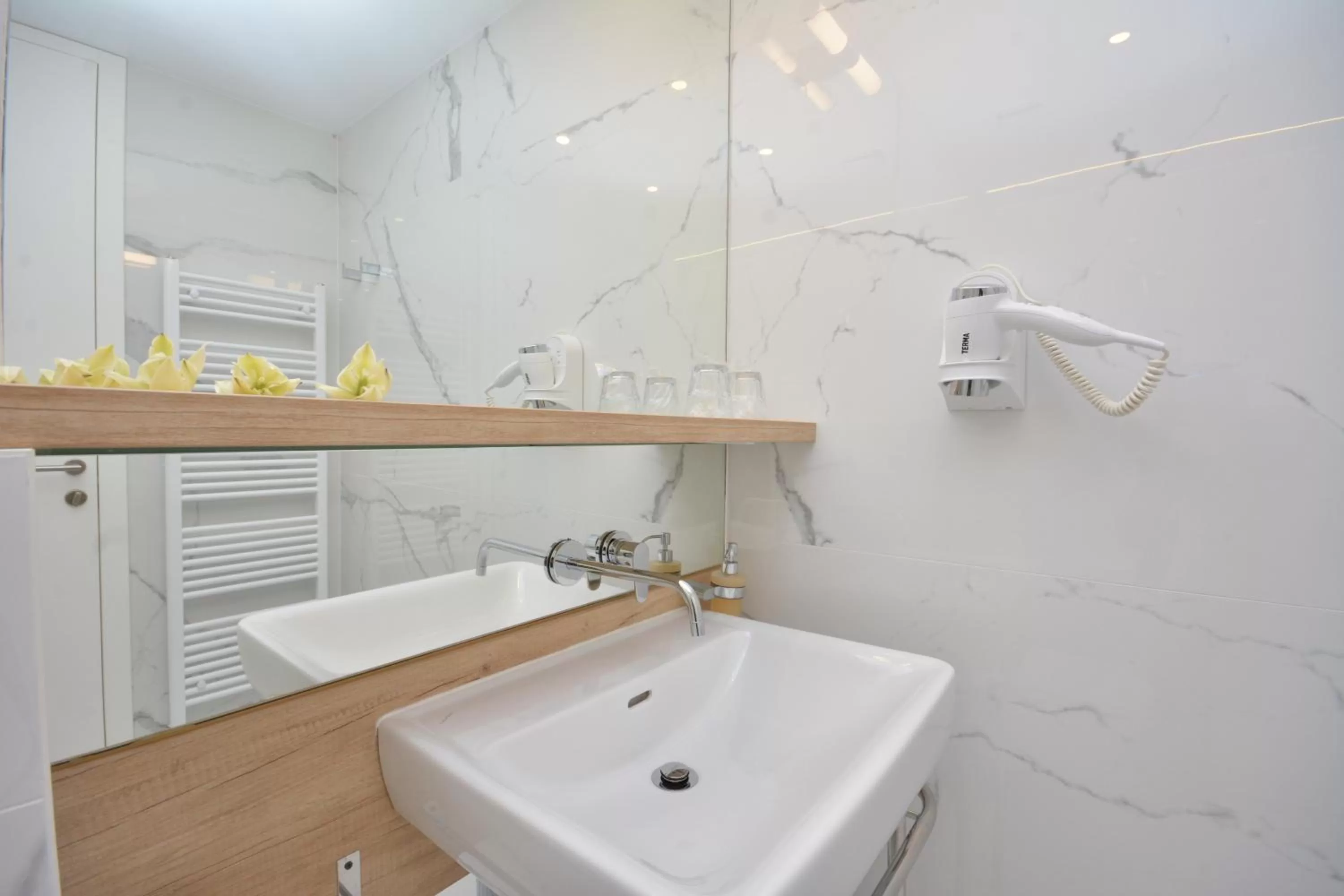 Bathroom in Hotel San Antonio