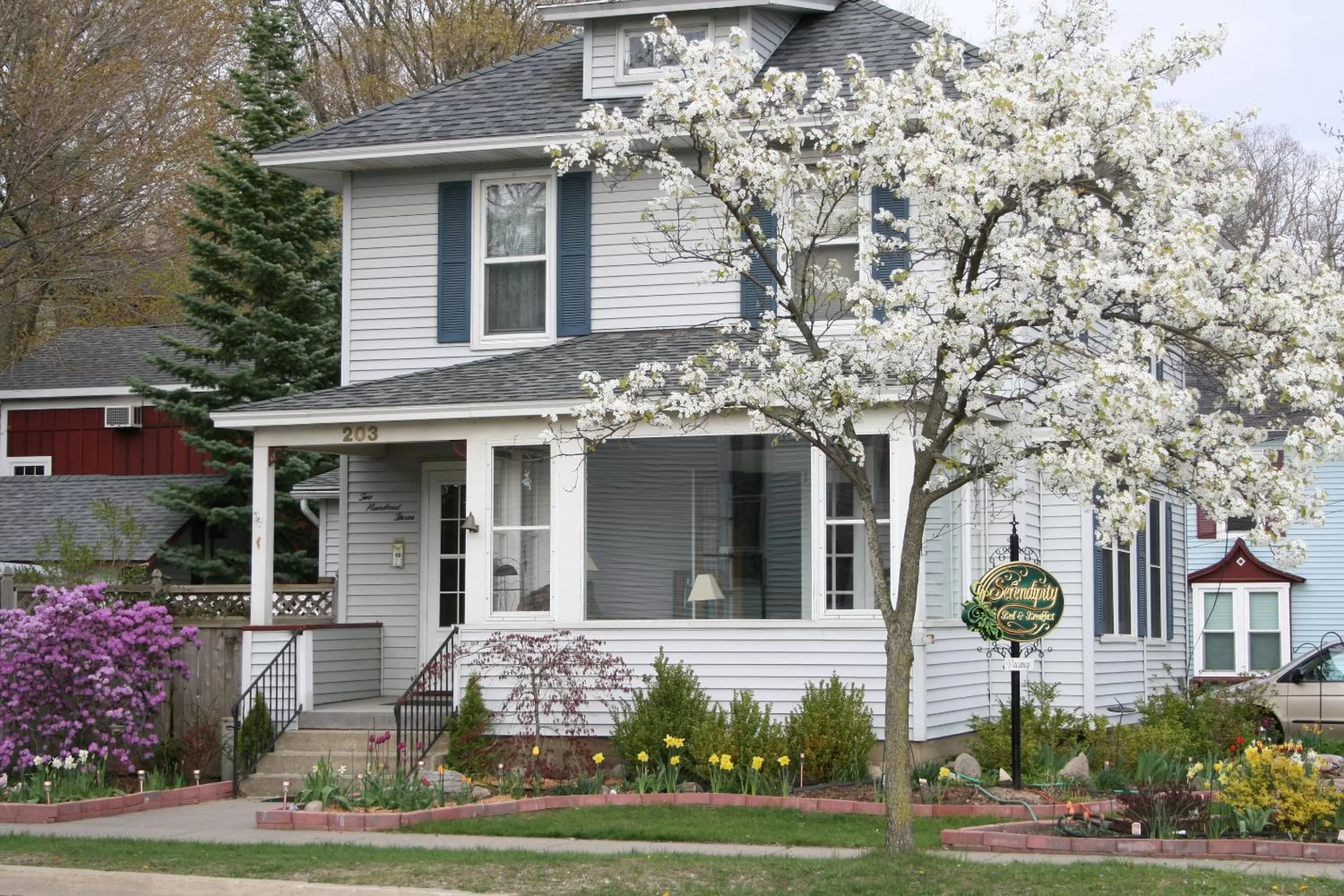 Property building in Serendipity Bed and Breakfast