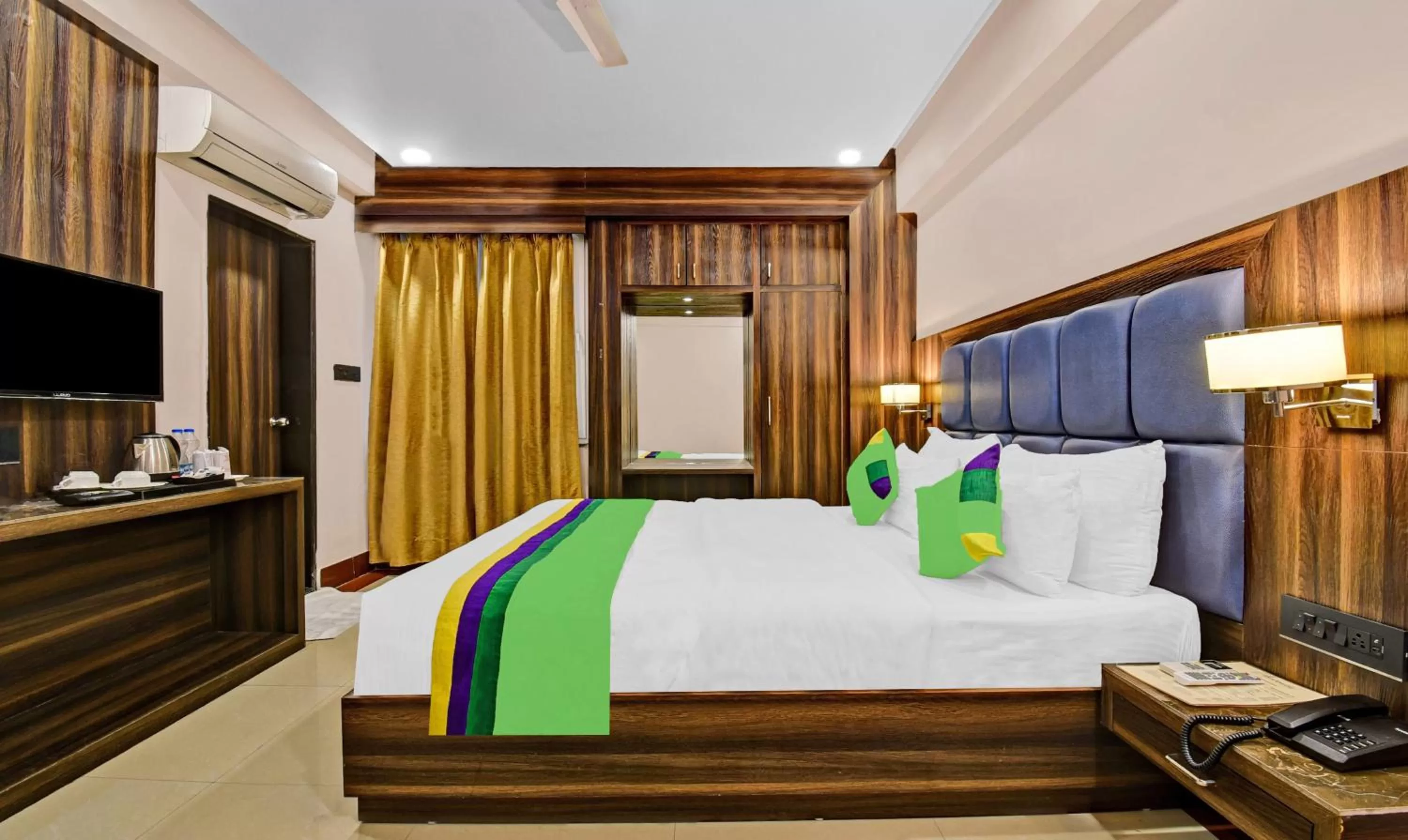 Bedroom, Bed in Treebo Trend The Pearl Bliss