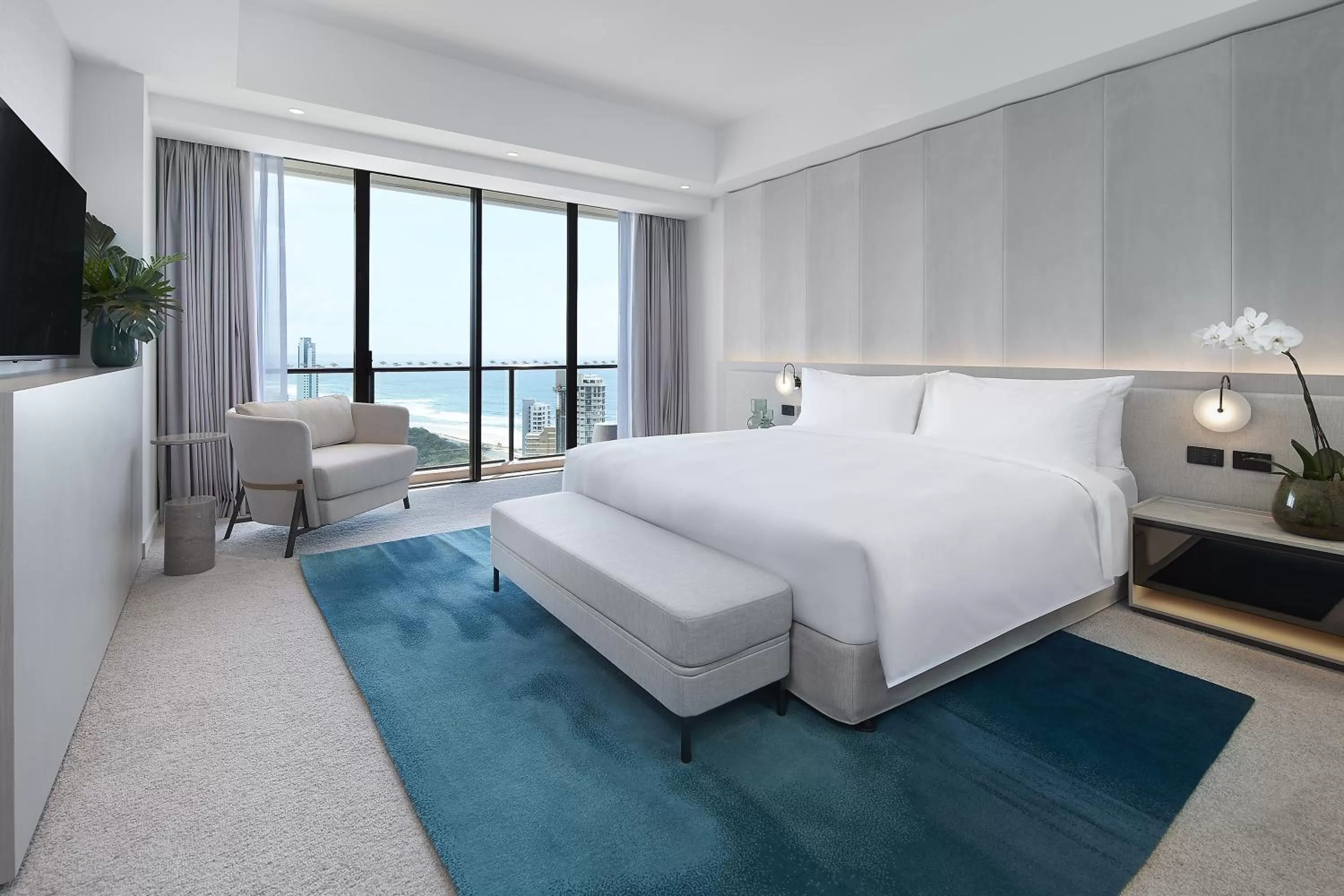 Bed in JW Marriott Gold Coast Resort & Spa