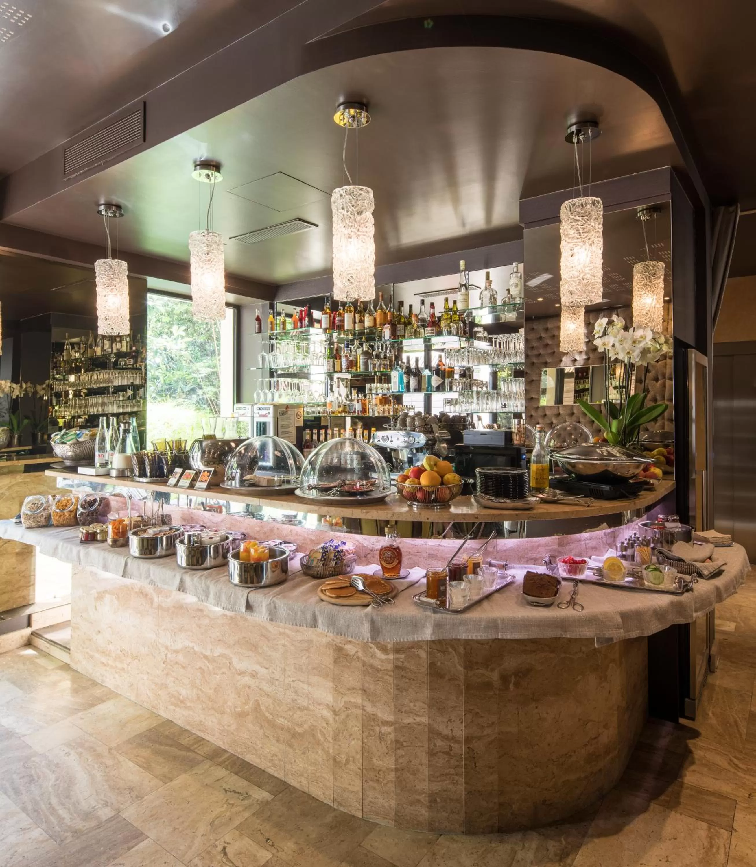 Buffet breakfast in B Montmartre