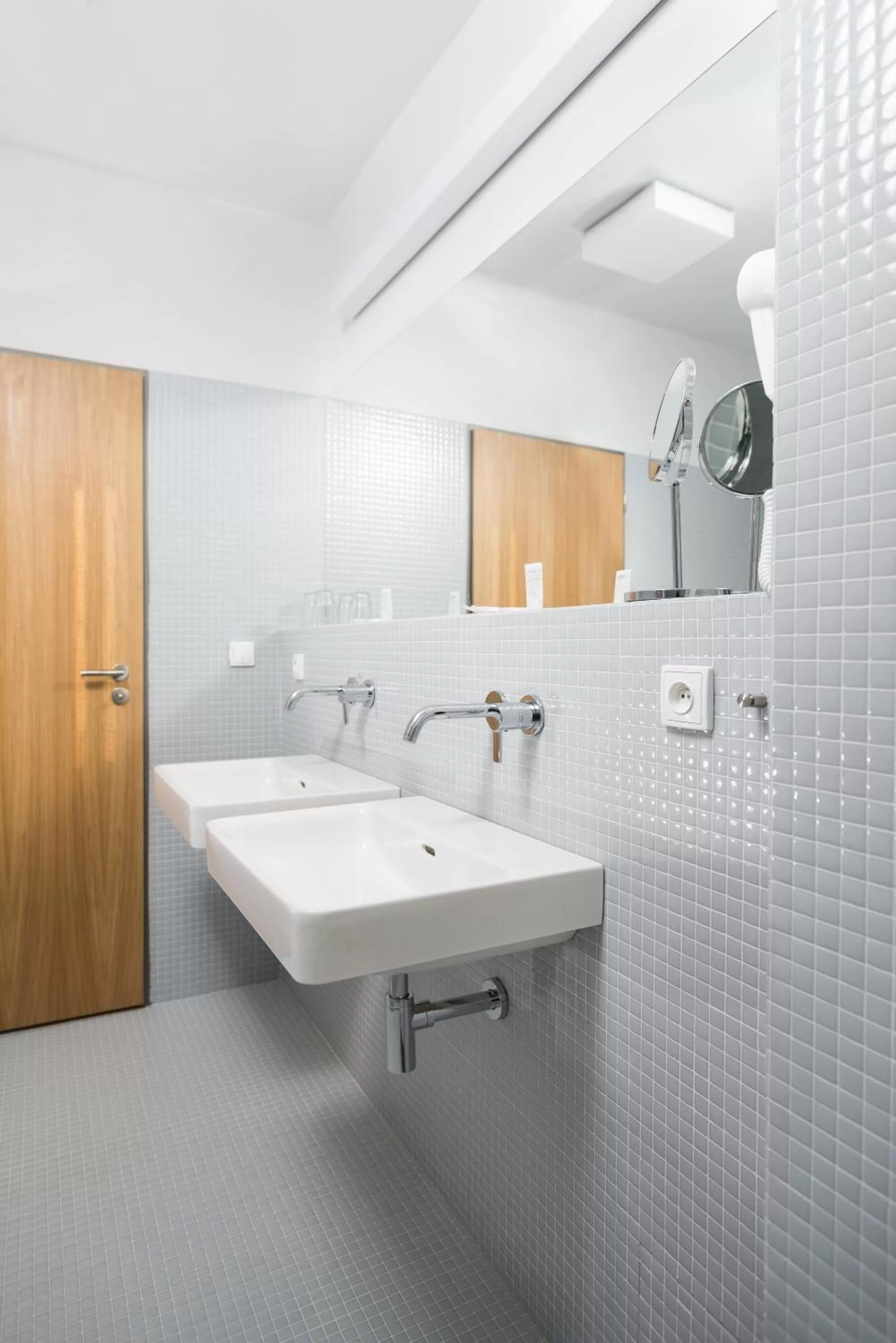 Shower in Hotel Atom Třebíč