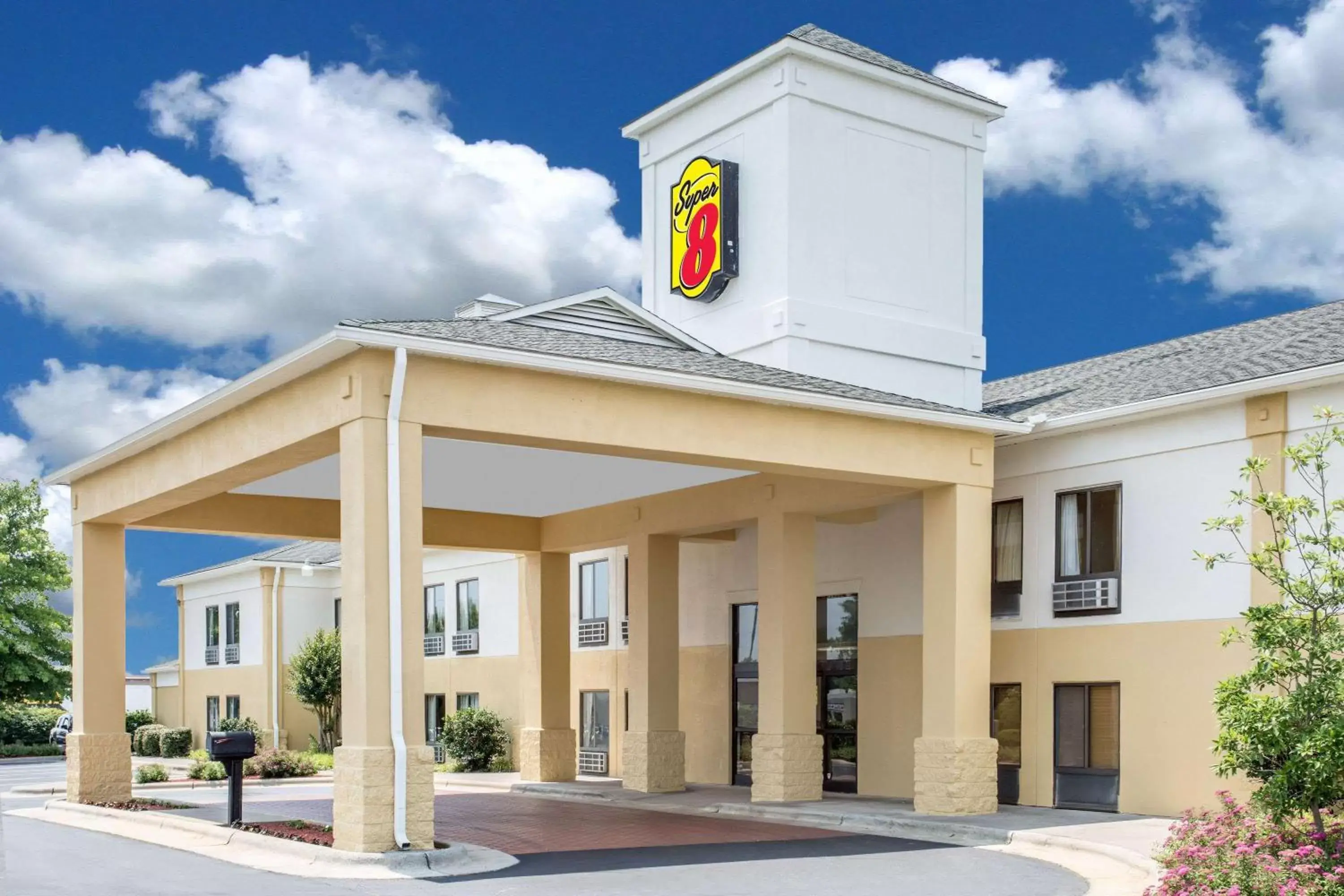 Super 8 by Wyndham Clemmons - Bermuda Run - Winston-Salem I-40 Super 8 by Wyndham Clemmons - Bermuda Run - Winston-Salem I-40