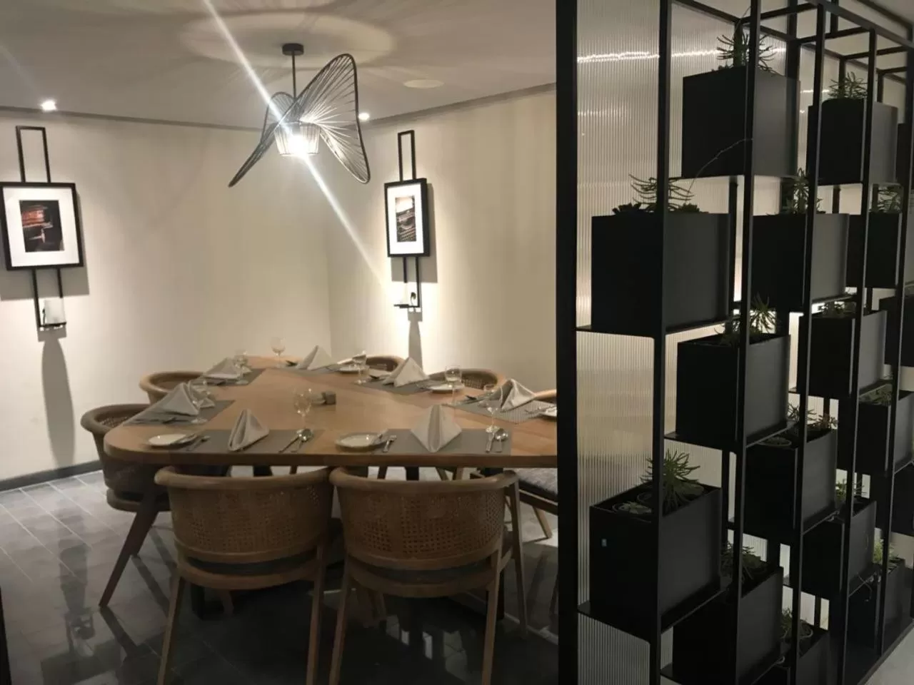 Restaurant/places to eat in Radisson Hotel Shimla