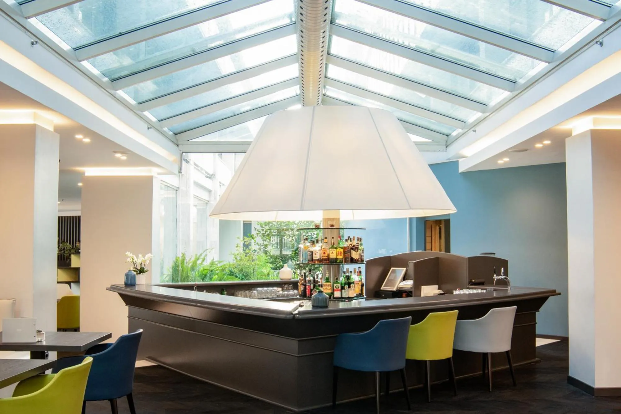 Lounge or bar in Mercure Roma West