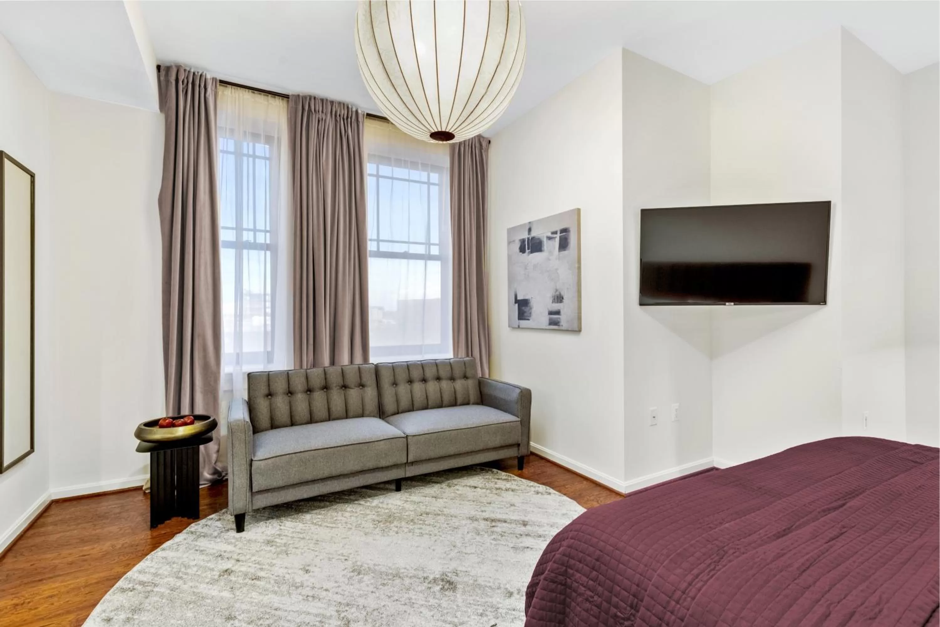 Bed, Seating Area in Brexton Hotel