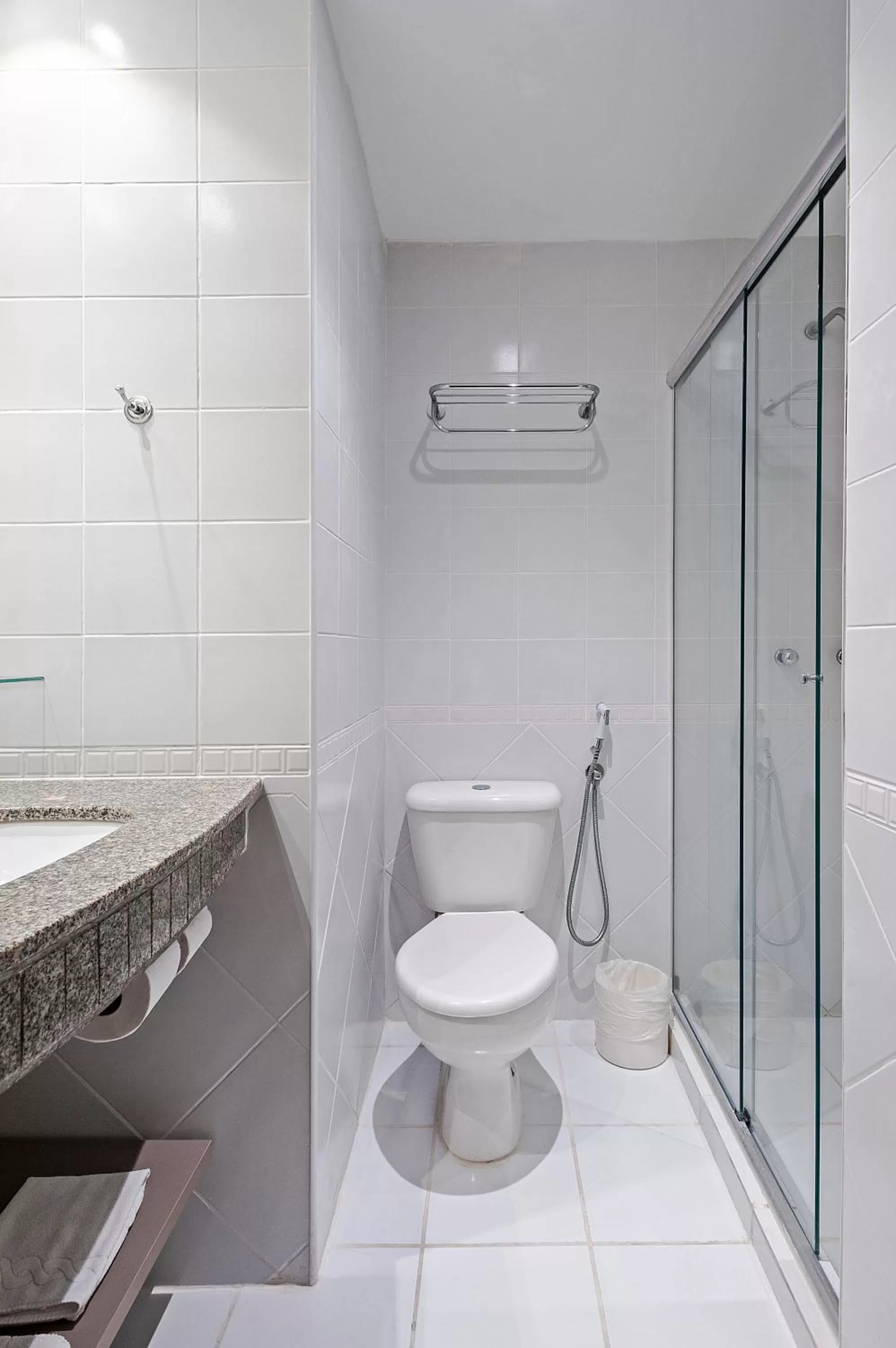 Toilet in Slim Curitiba Alto da XV