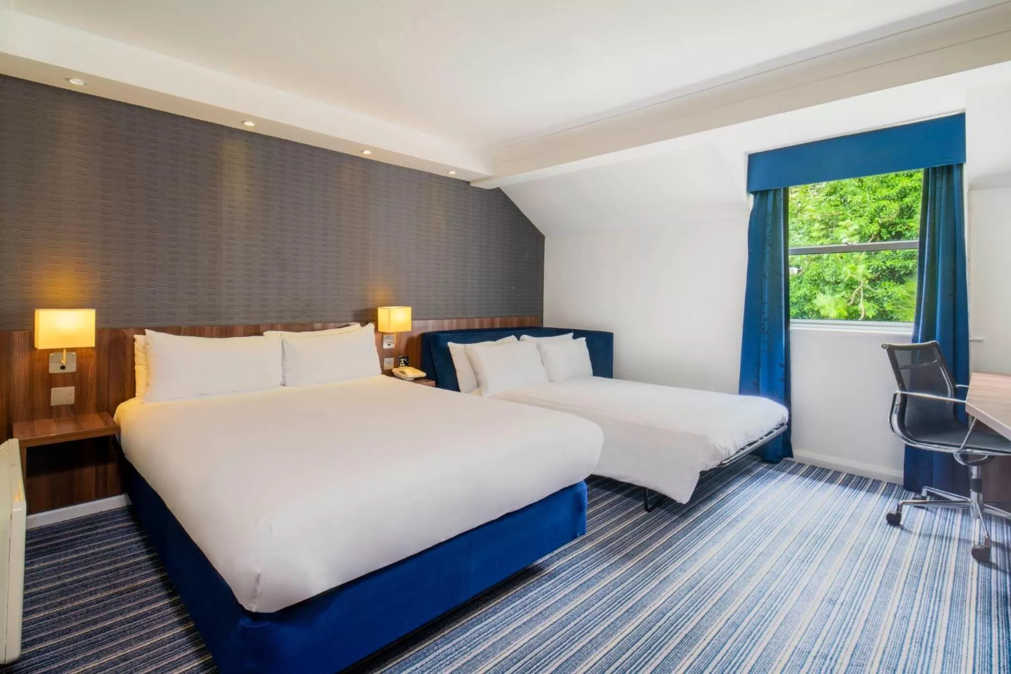 Photo of the whole room, Bed in Holiday Inn Express York by IHG