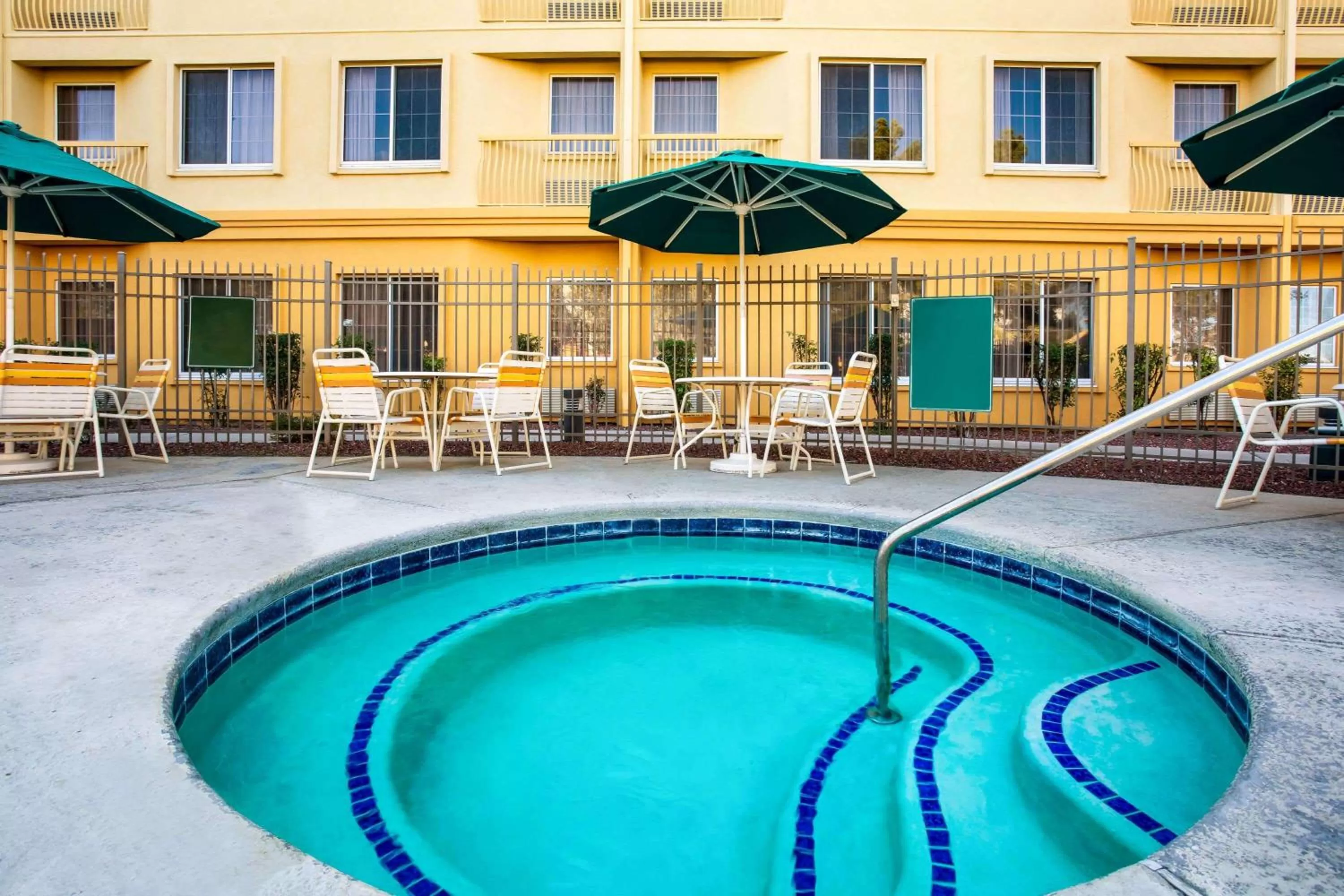 Hot Tub in La Quinta by Wyndham Tucson Airport
