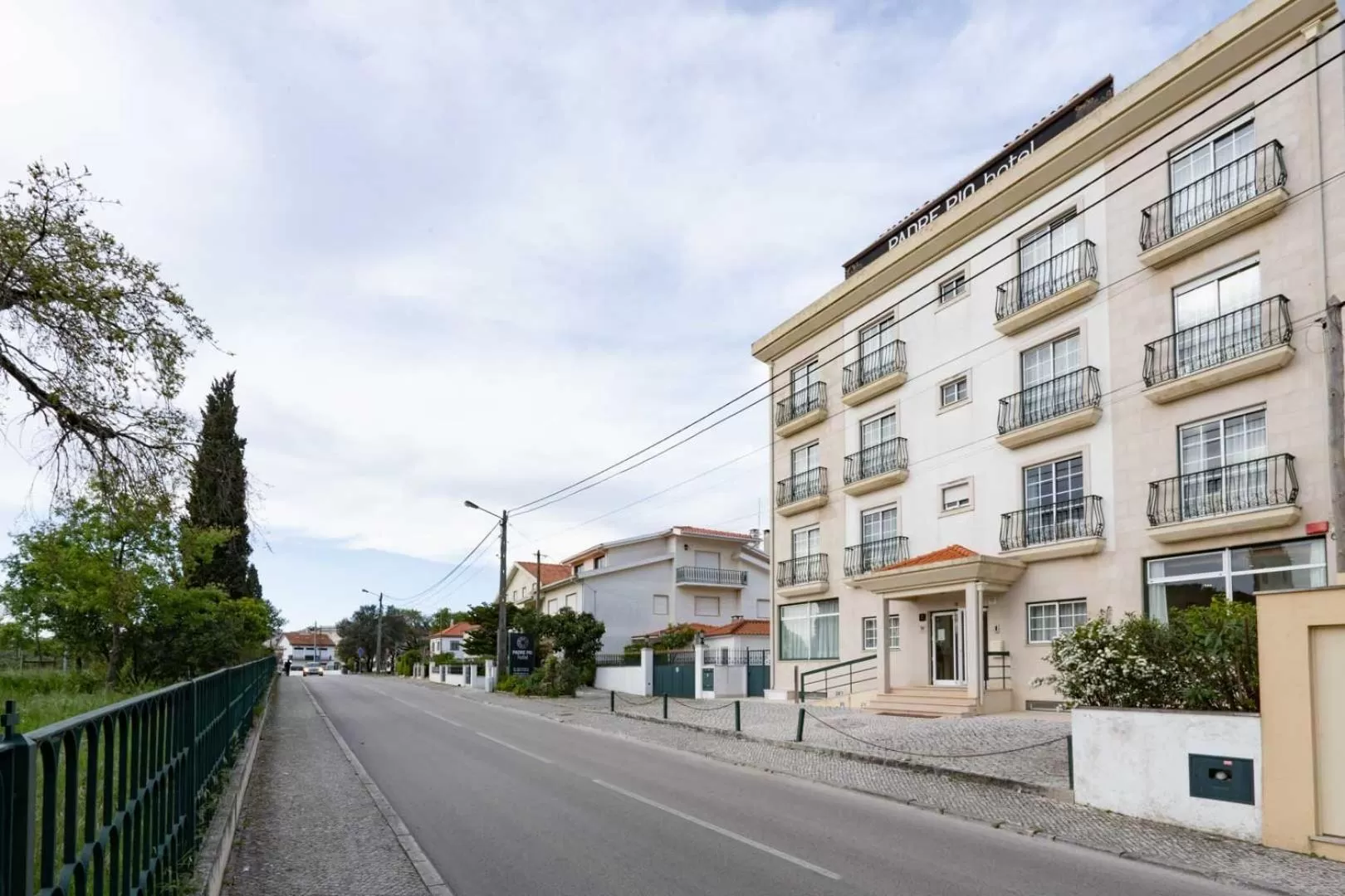 Property building in Hotel Padre Pio by Umbral